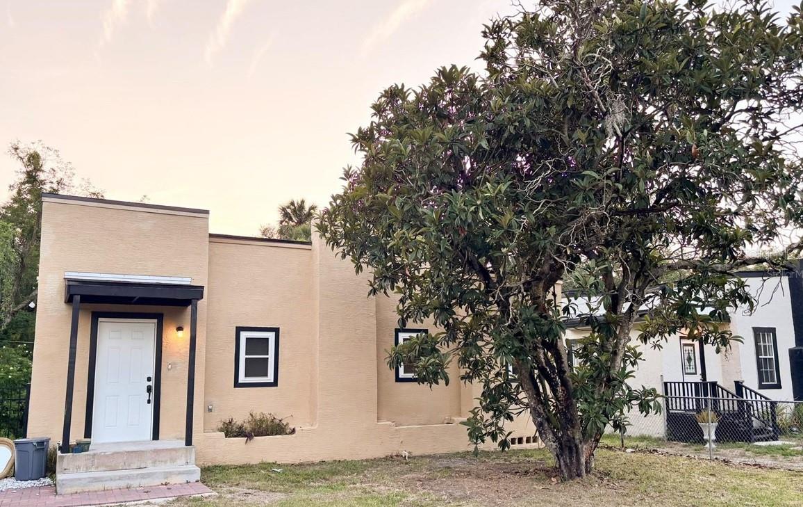 112 AVOCADO AVE