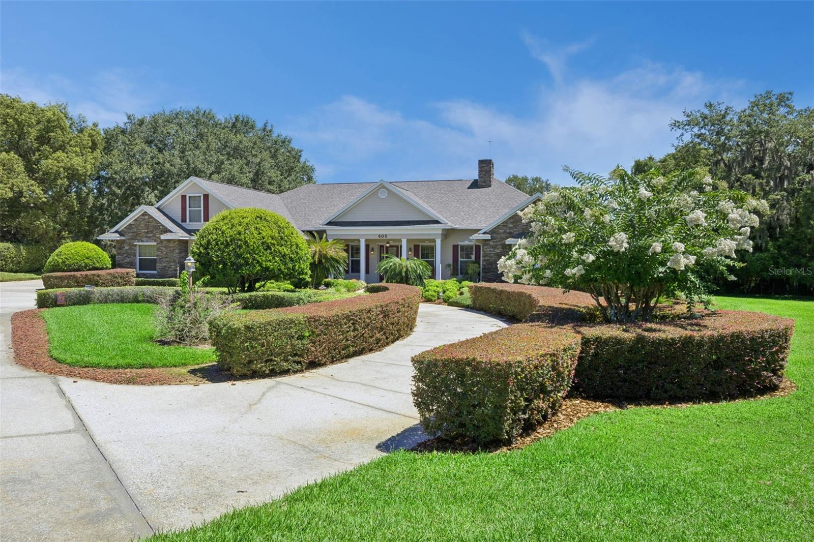 605 Old Mount Dora Rd Property Photo 3