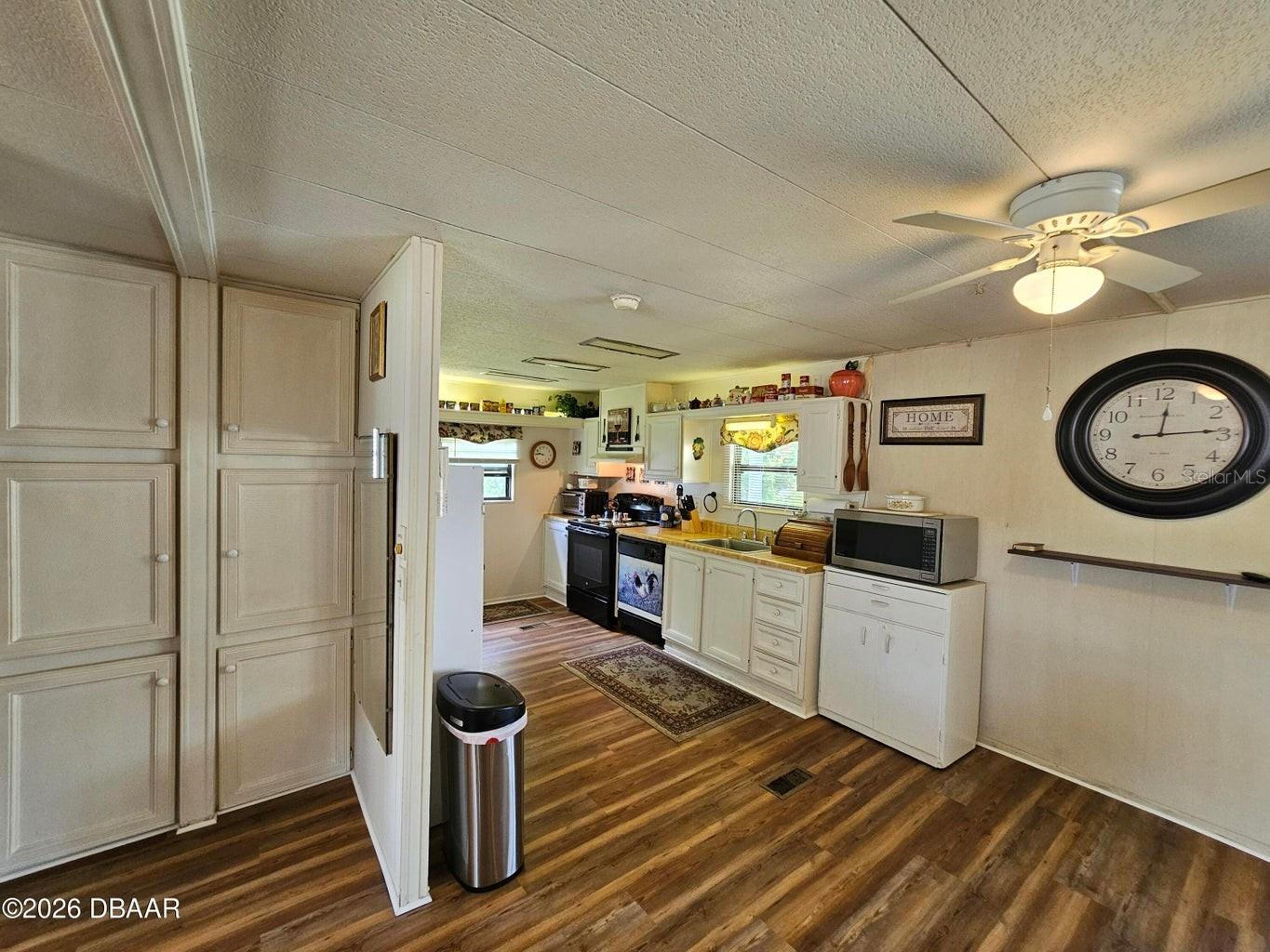 734 Sheldon Cir Property Photo 13