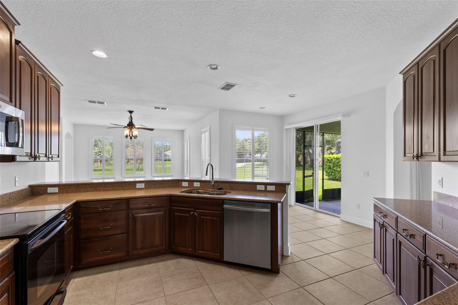 6363 Sedona Leaf Ct Property Photo 9