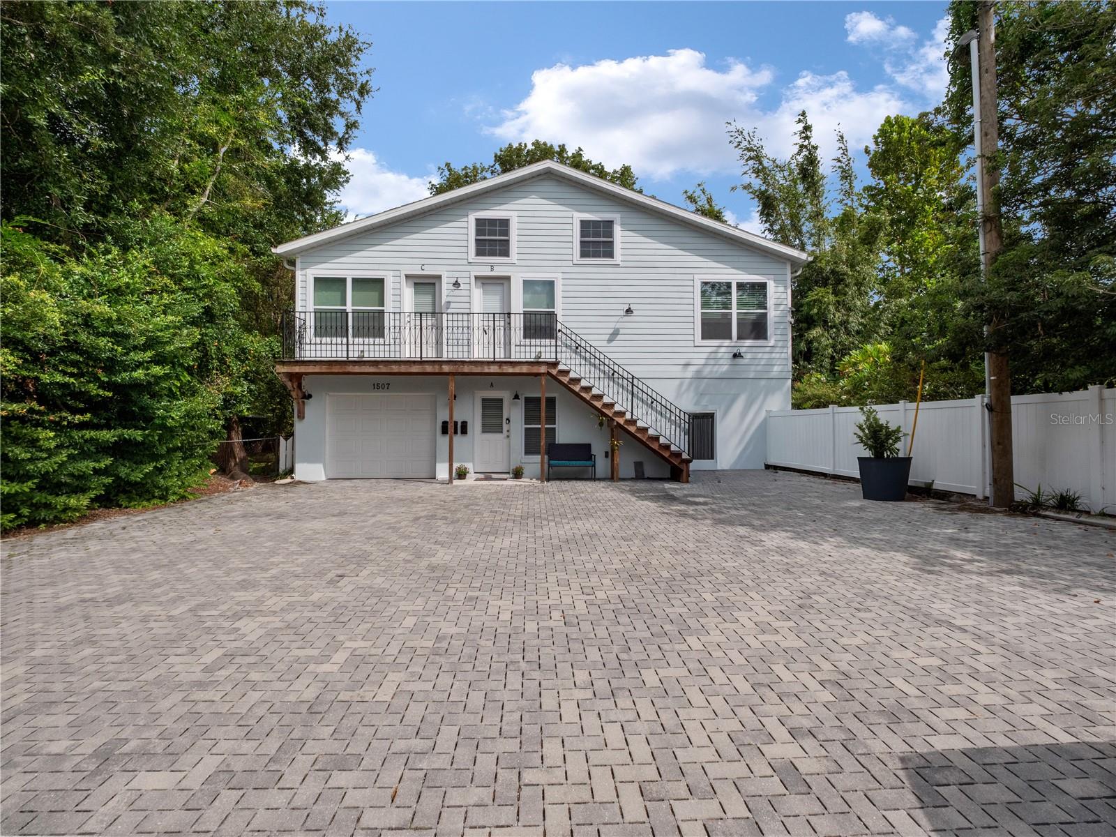 1505 Catherine St Property Photo 7