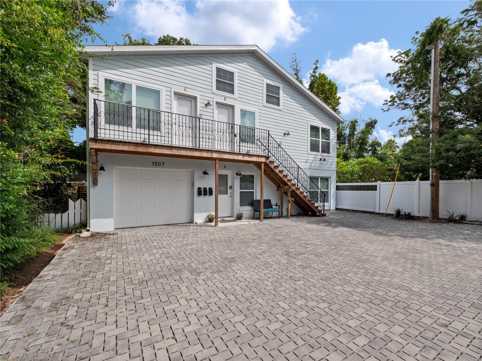 1505 Catherine St Property Photo 9