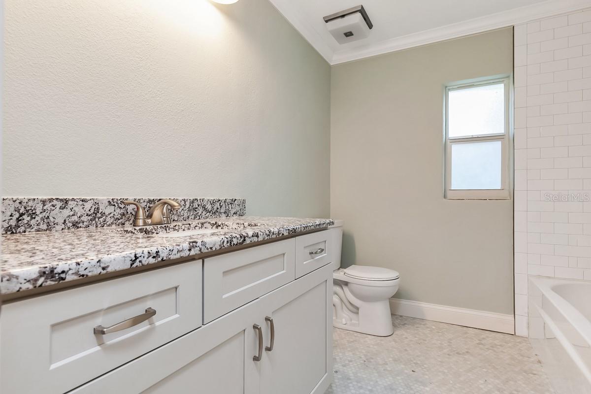 1505 Catherine St Property Photo 57