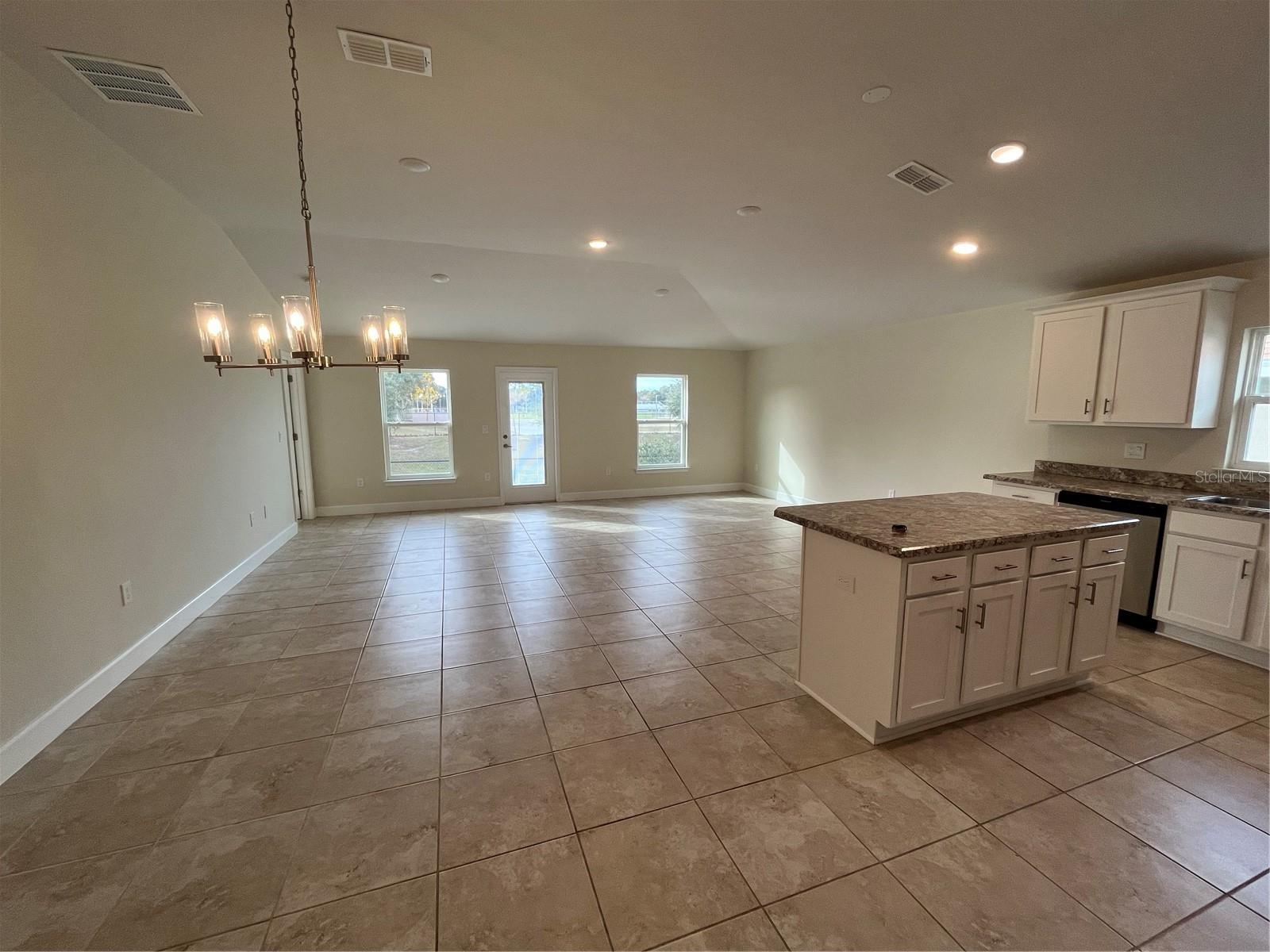 136 Krenson Bay Loop Property Photo 7