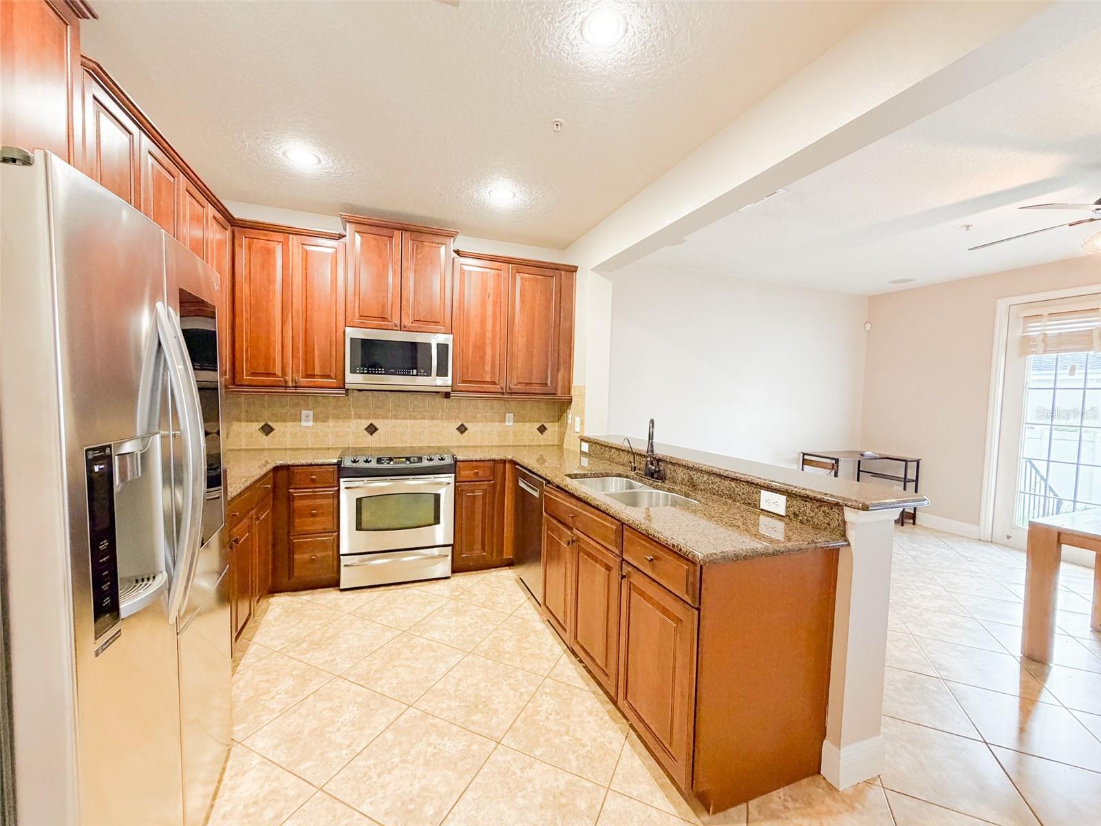 5489 Baldwin Park St Property Photo 7