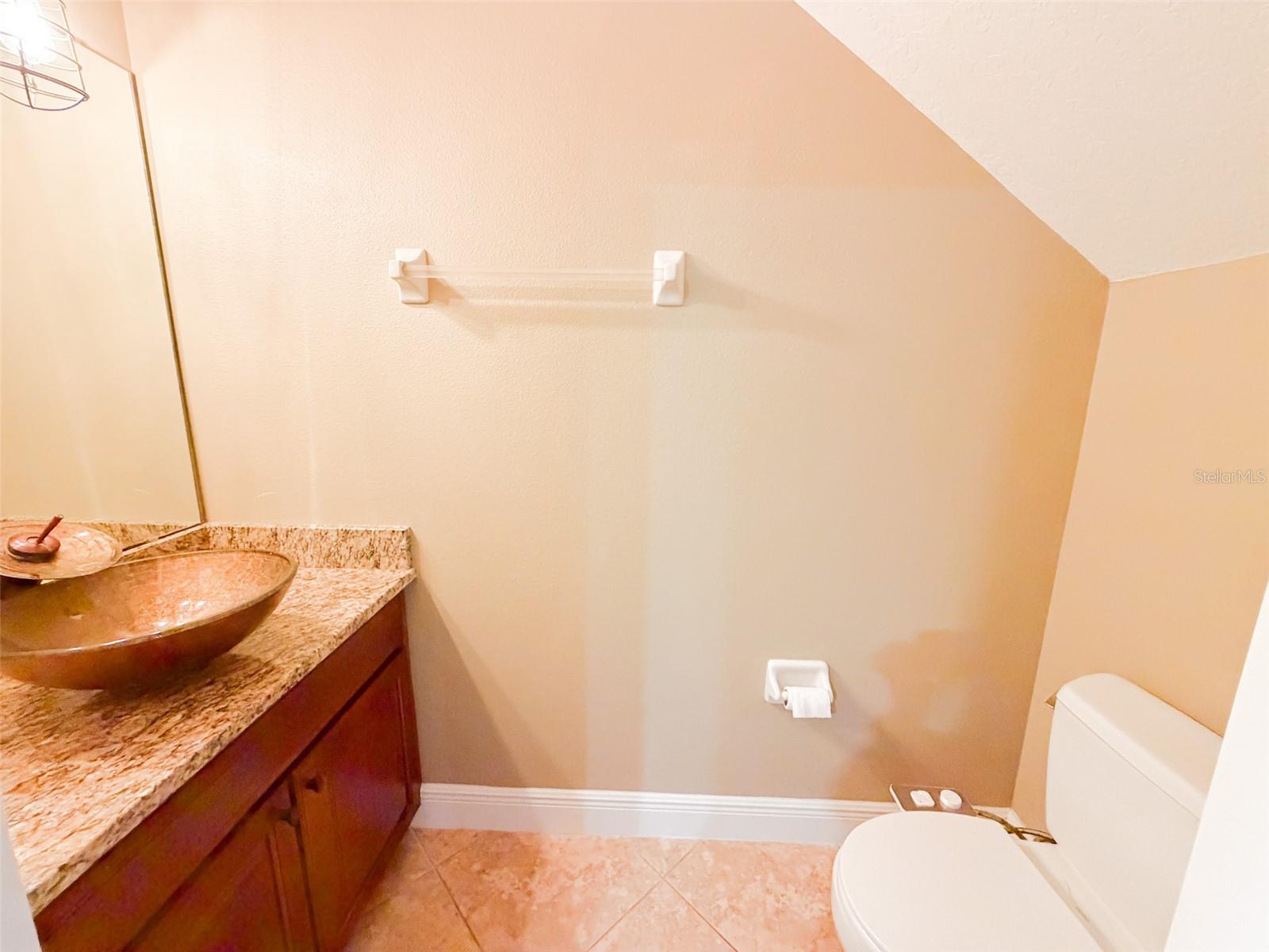 5489 Baldwin Park St Property Photo 9