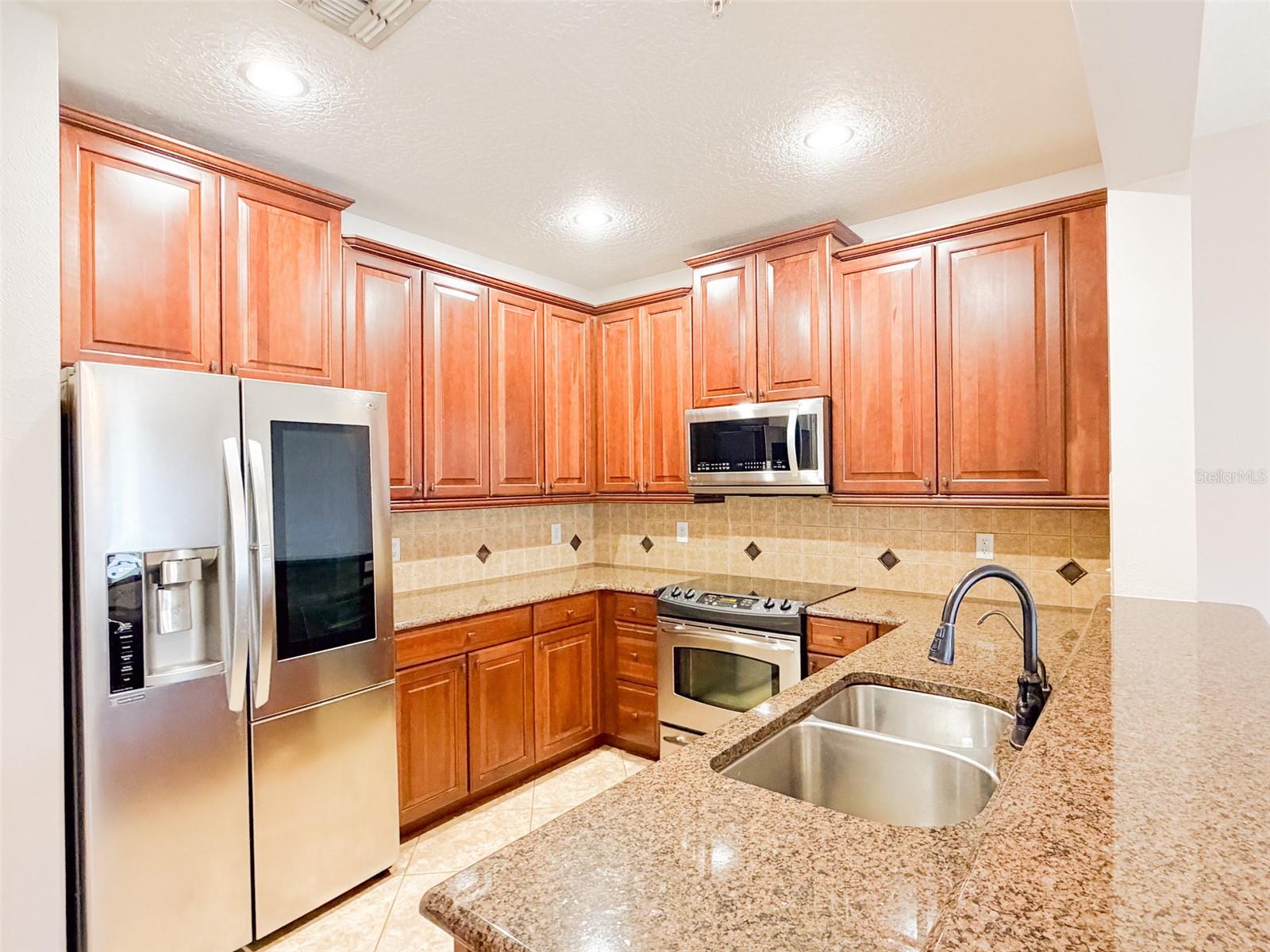 5489 Baldwin Park St Property Photo 10