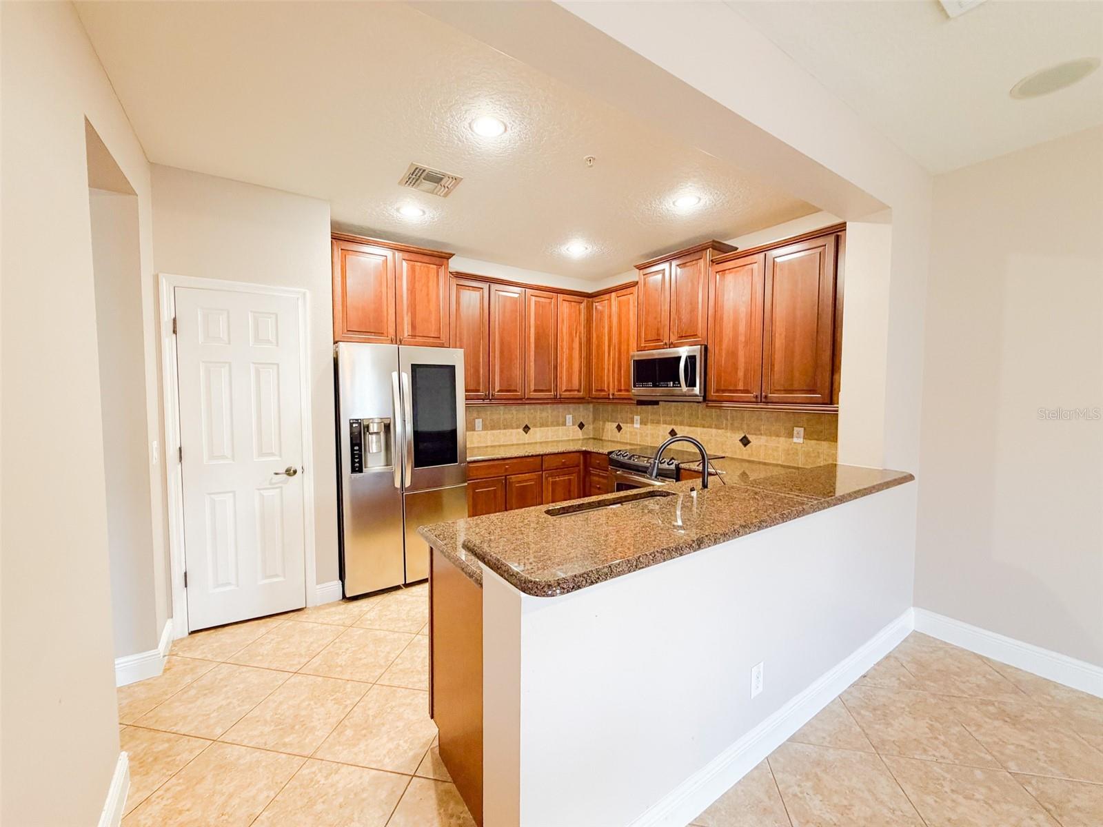 5489 Baldwin Park St Property Photo 11