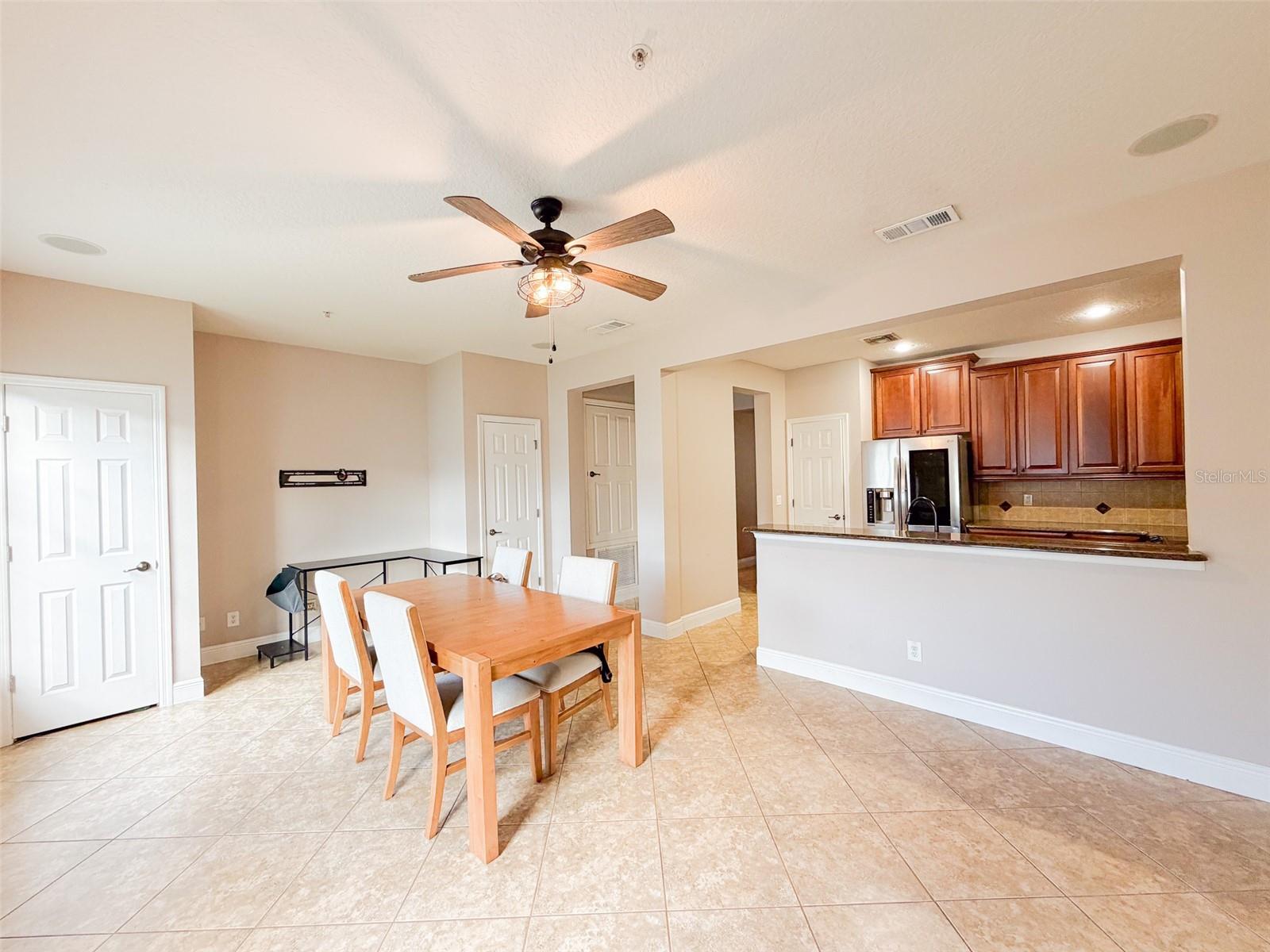 5489 Baldwin Park St Property Photo 13