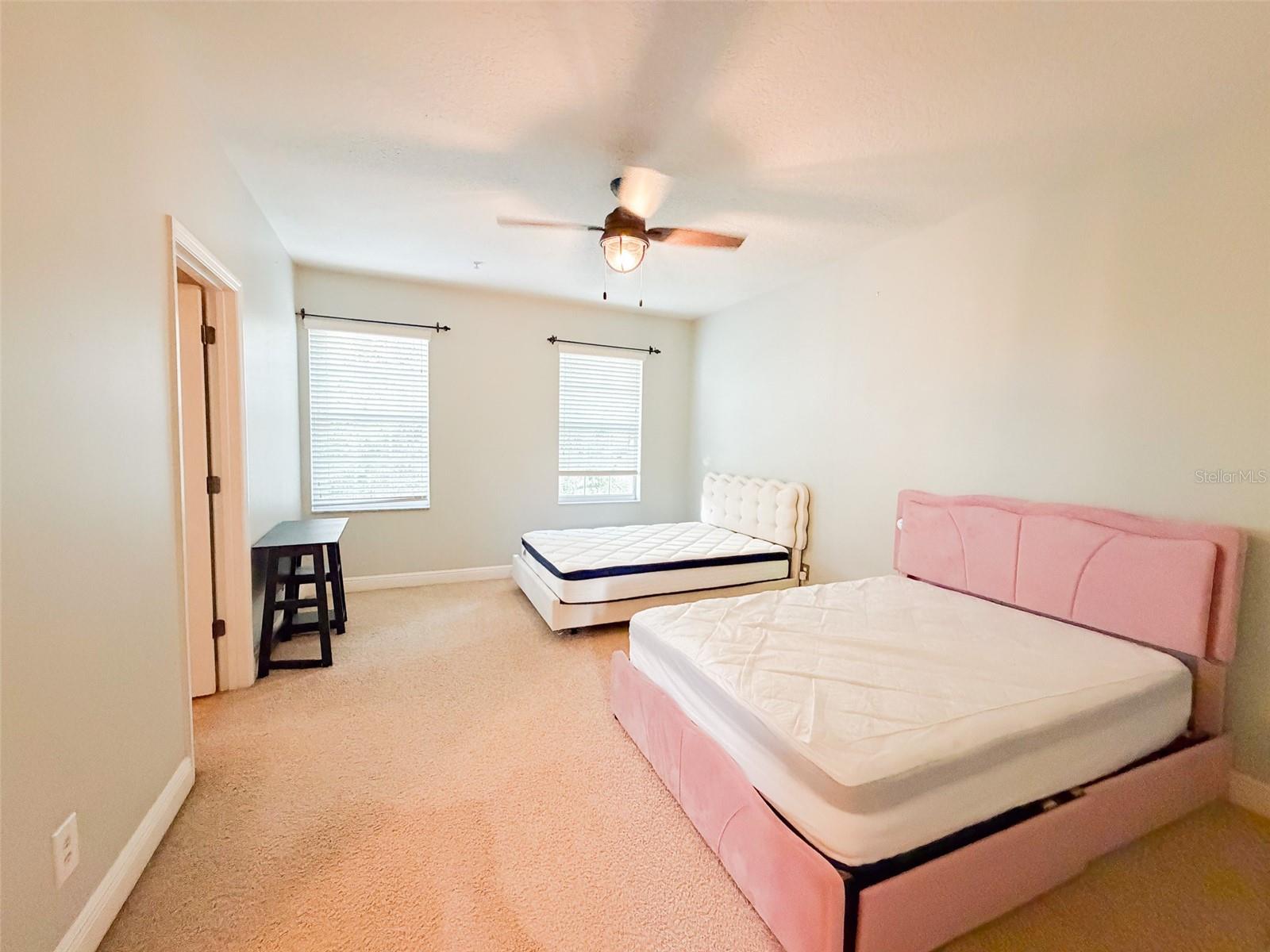 5489 Baldwin Park St Property Photo 17
