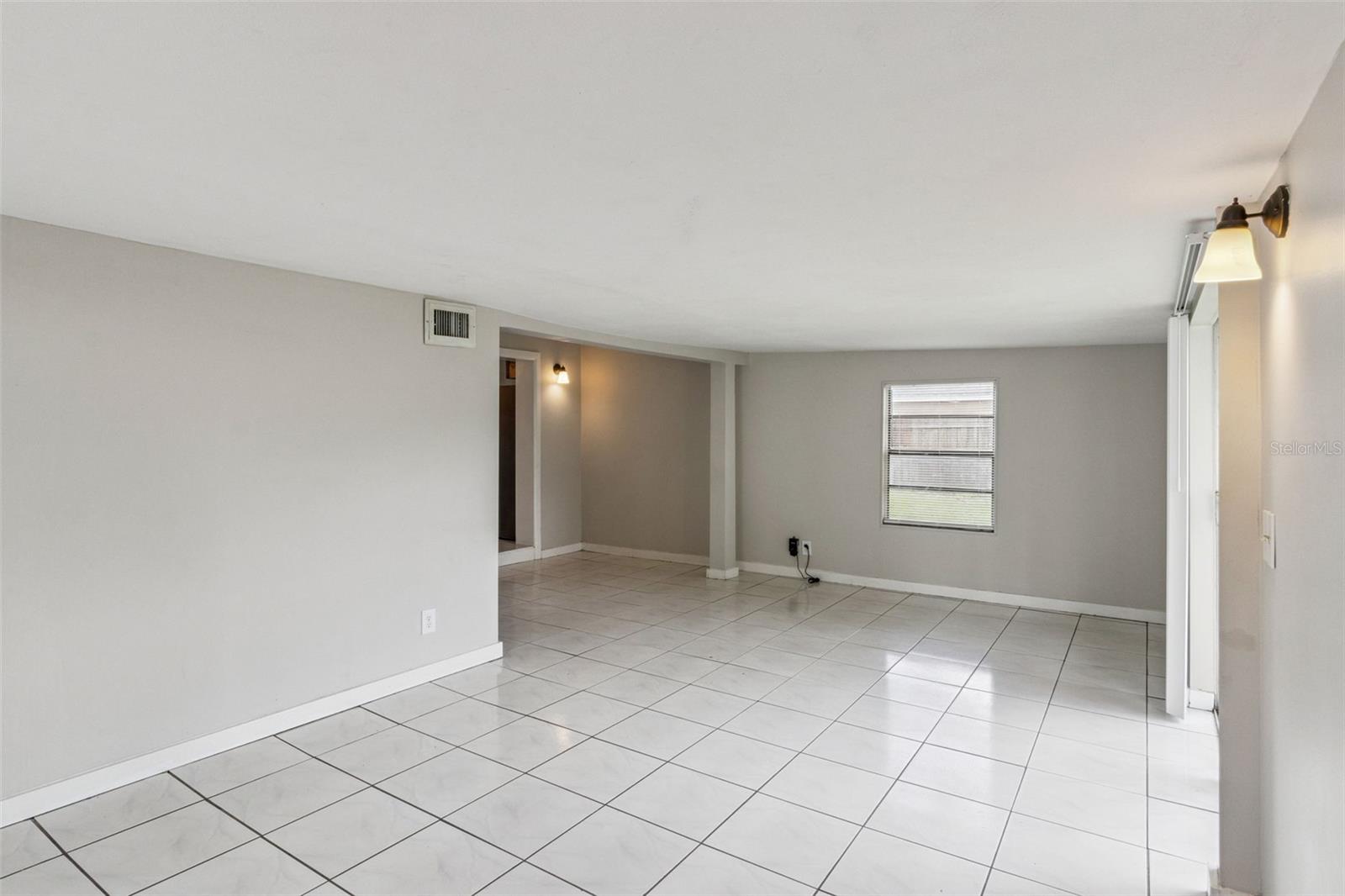 712 Clayton St Property Photo 7