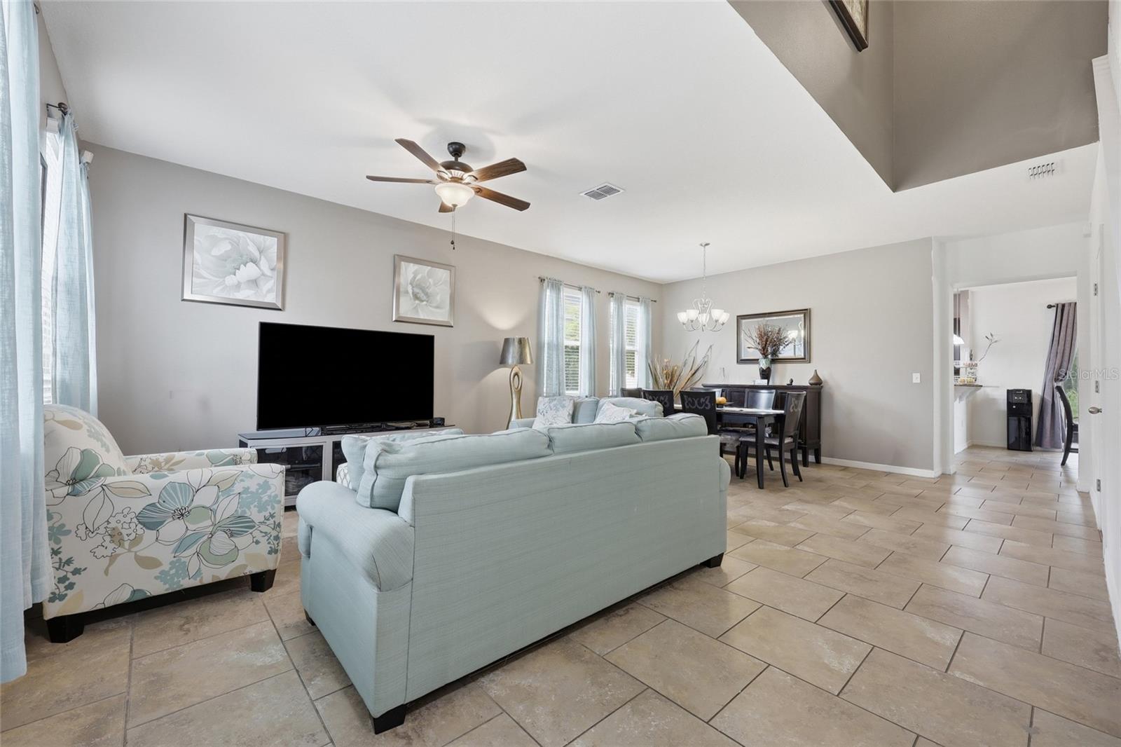2366 Sequoia Way Property Photo 11