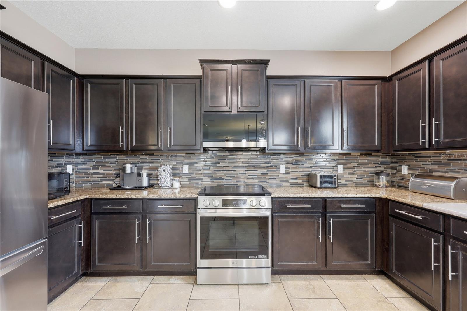 2366 Sequoia Way Property Photo 16