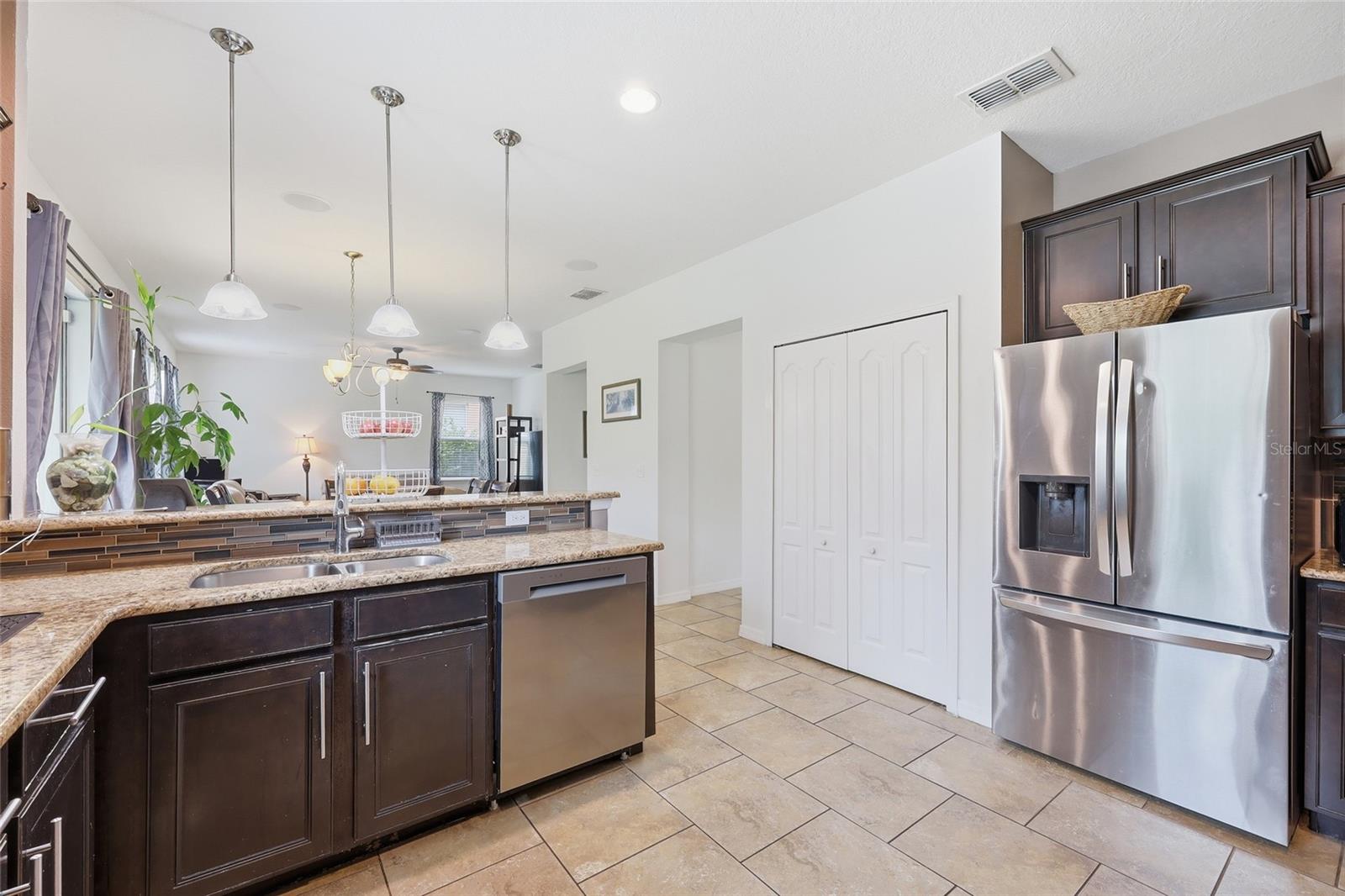 2366 Sequoia Way Property Photo 18