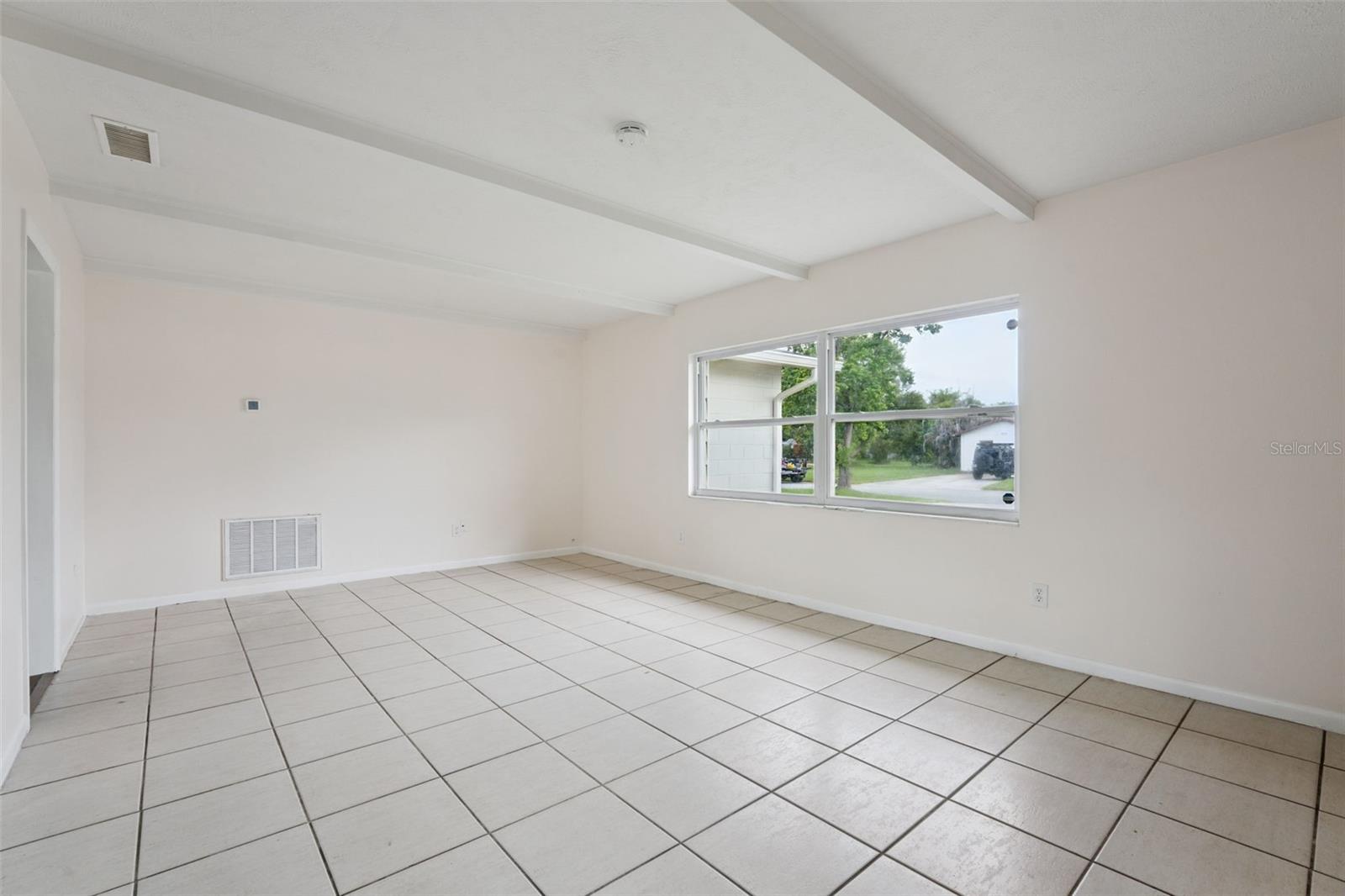 1605 Puritan Ave Property Photo 5