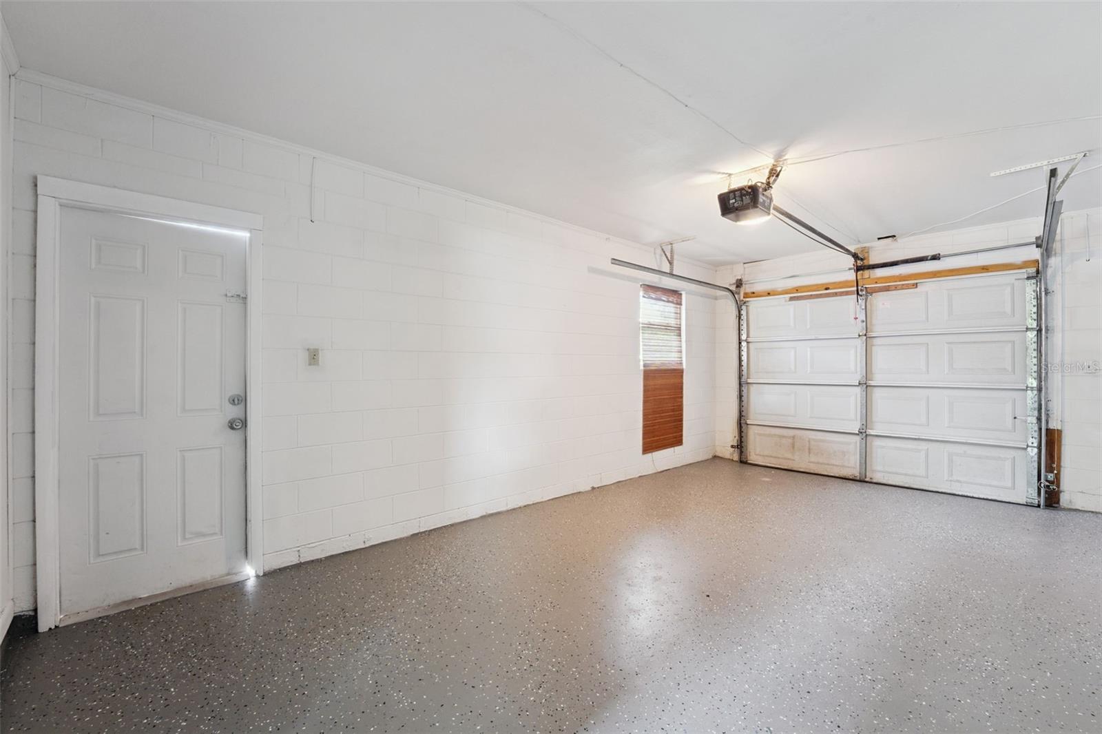1605 Puritan Ave Property Photo 17