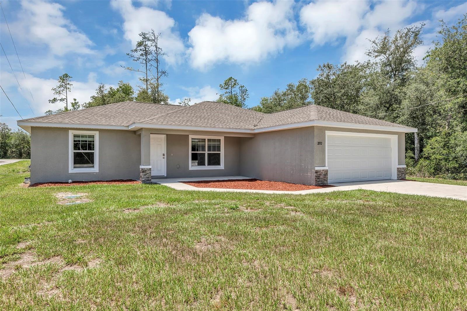 21512 Sw Rainbow Lakes Blvd Property Photo 2