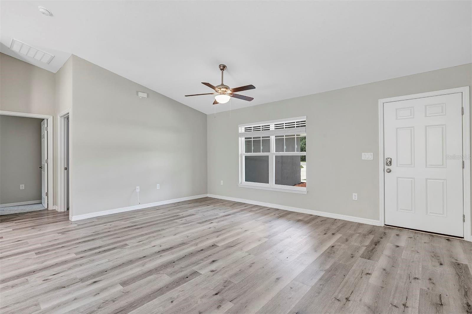 21512 Sw Rainbow Lakes Blvd Property Photo 4