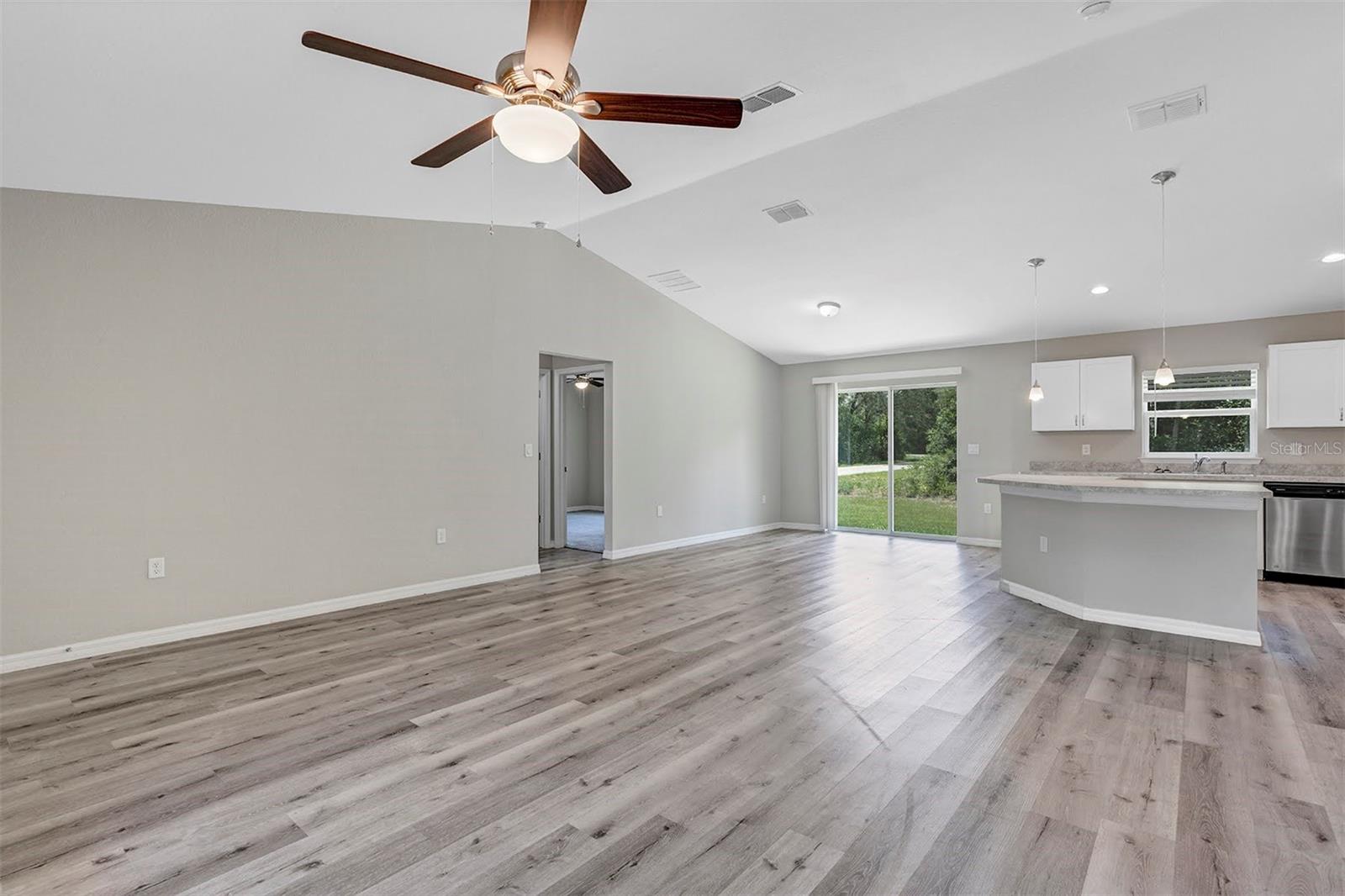 21512 Sw Rainbow Lakes Blvd Property Photo 5