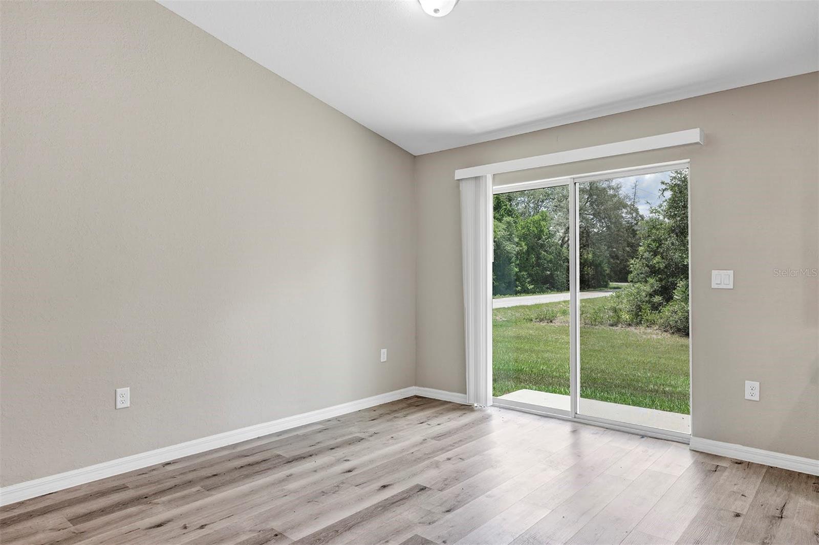 21512 Sw Rainbow Lakes Blvd Property Photo 8