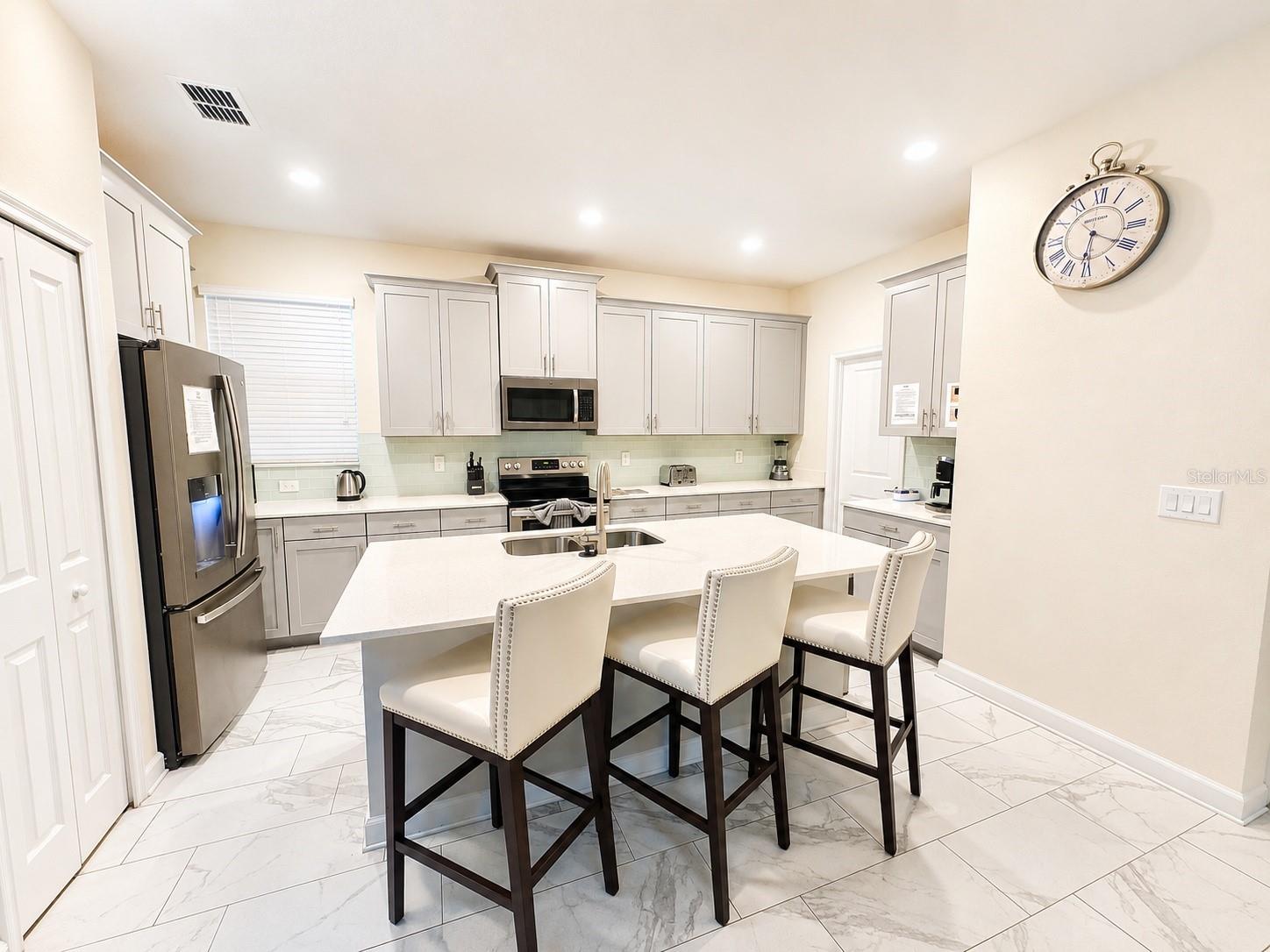 1585 Flange Drive Property Photo 4