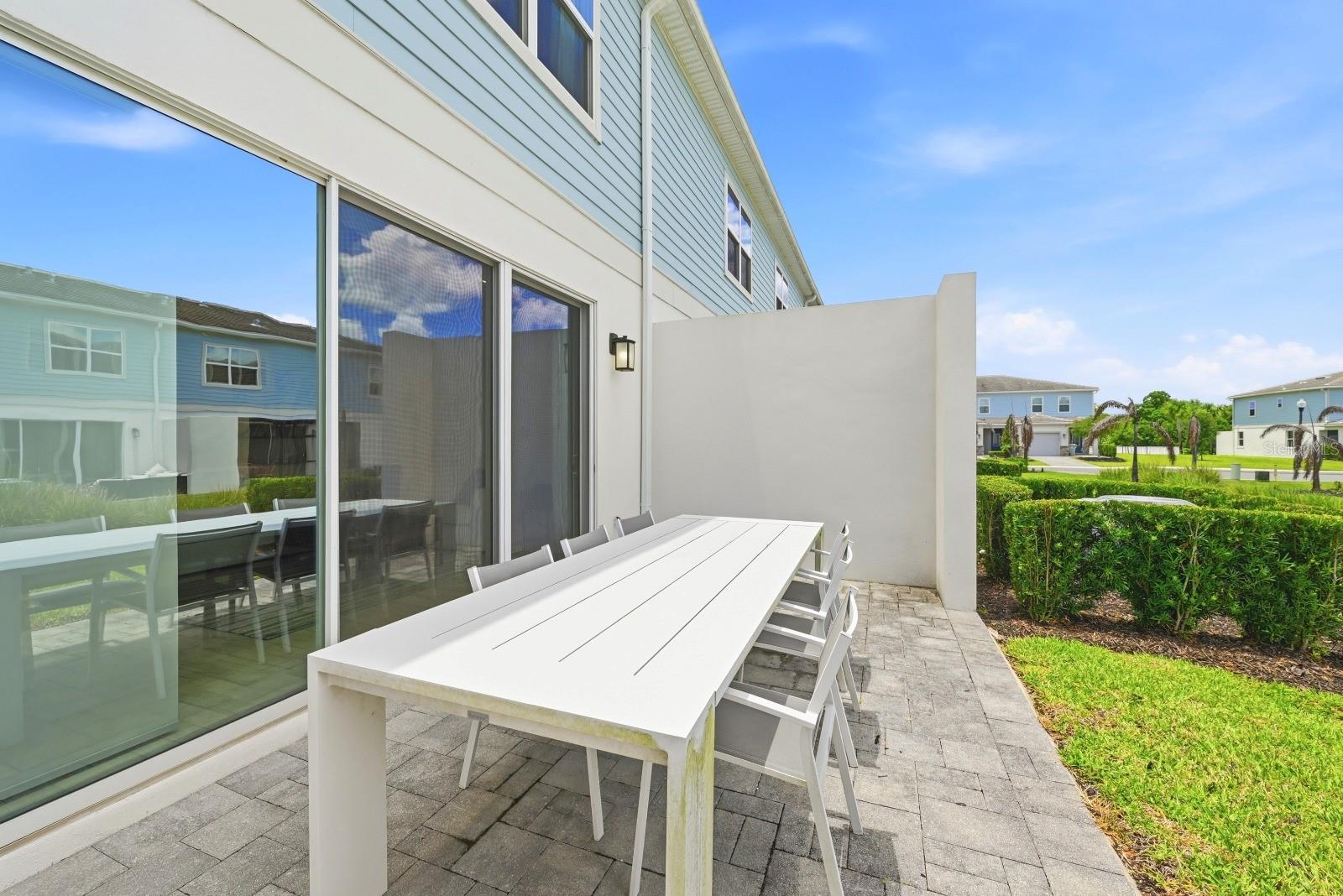 7909 Draw St Property Photo 3