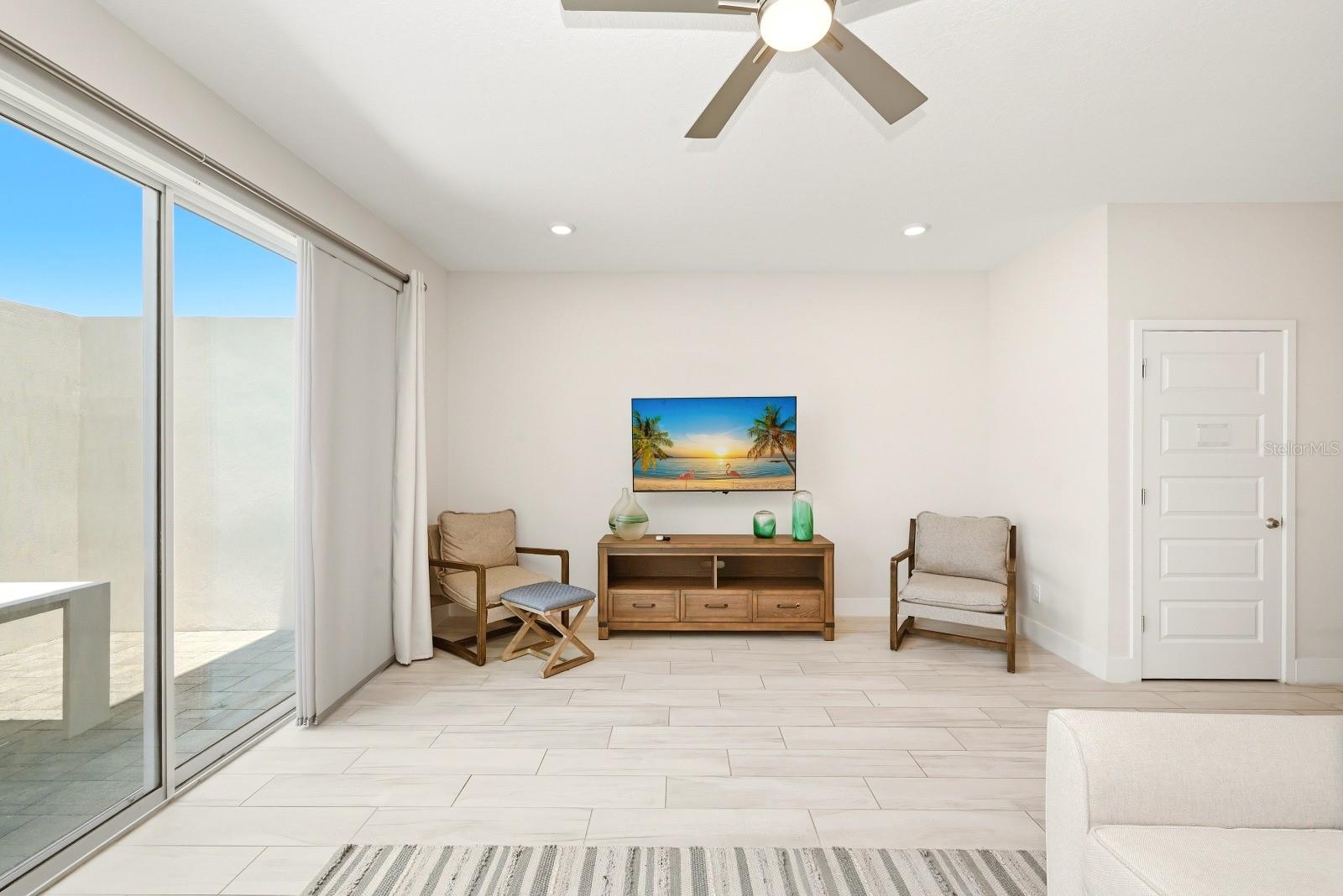 7909 Draw St Property Photo 10