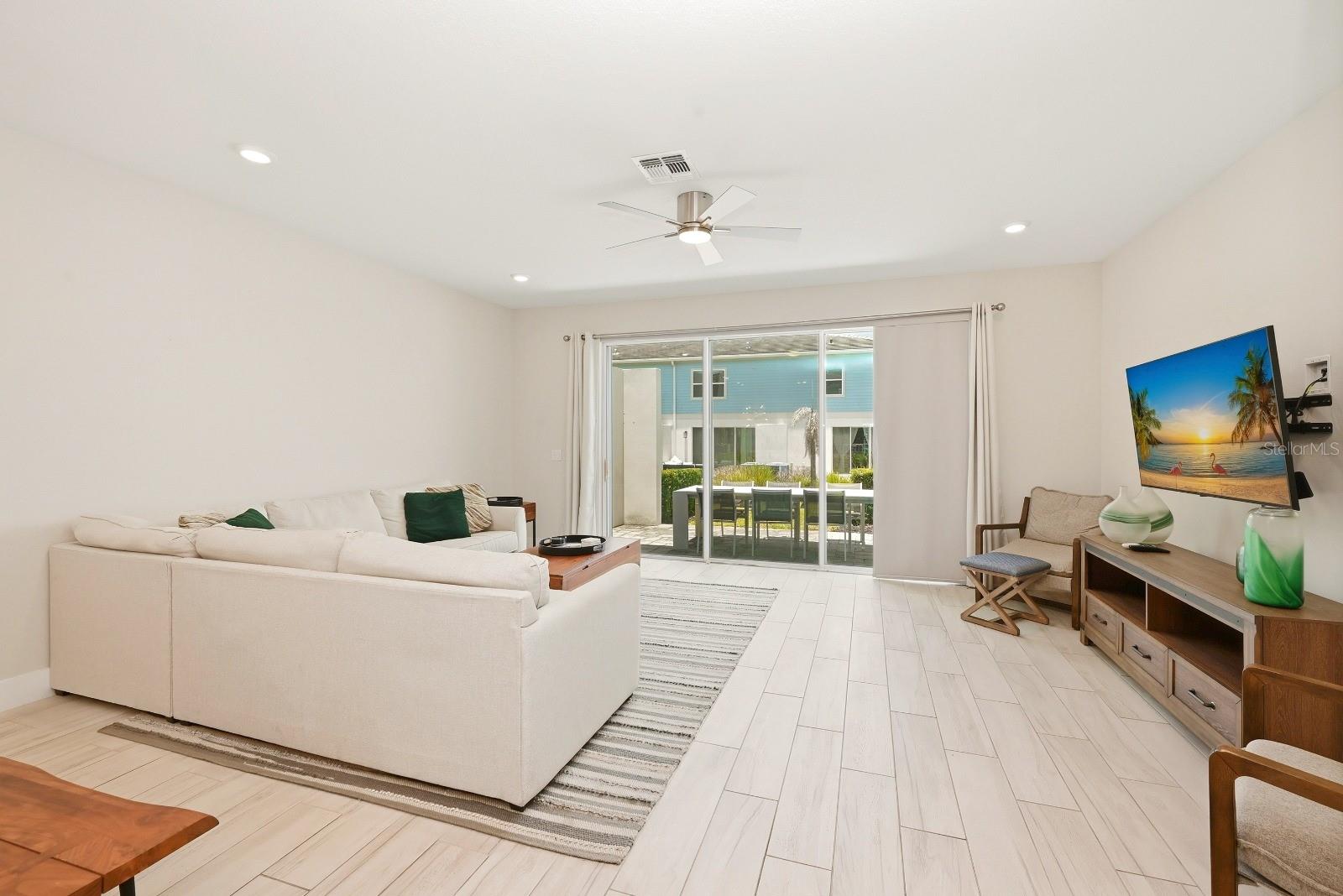 7909 Draw St Property Photo 15