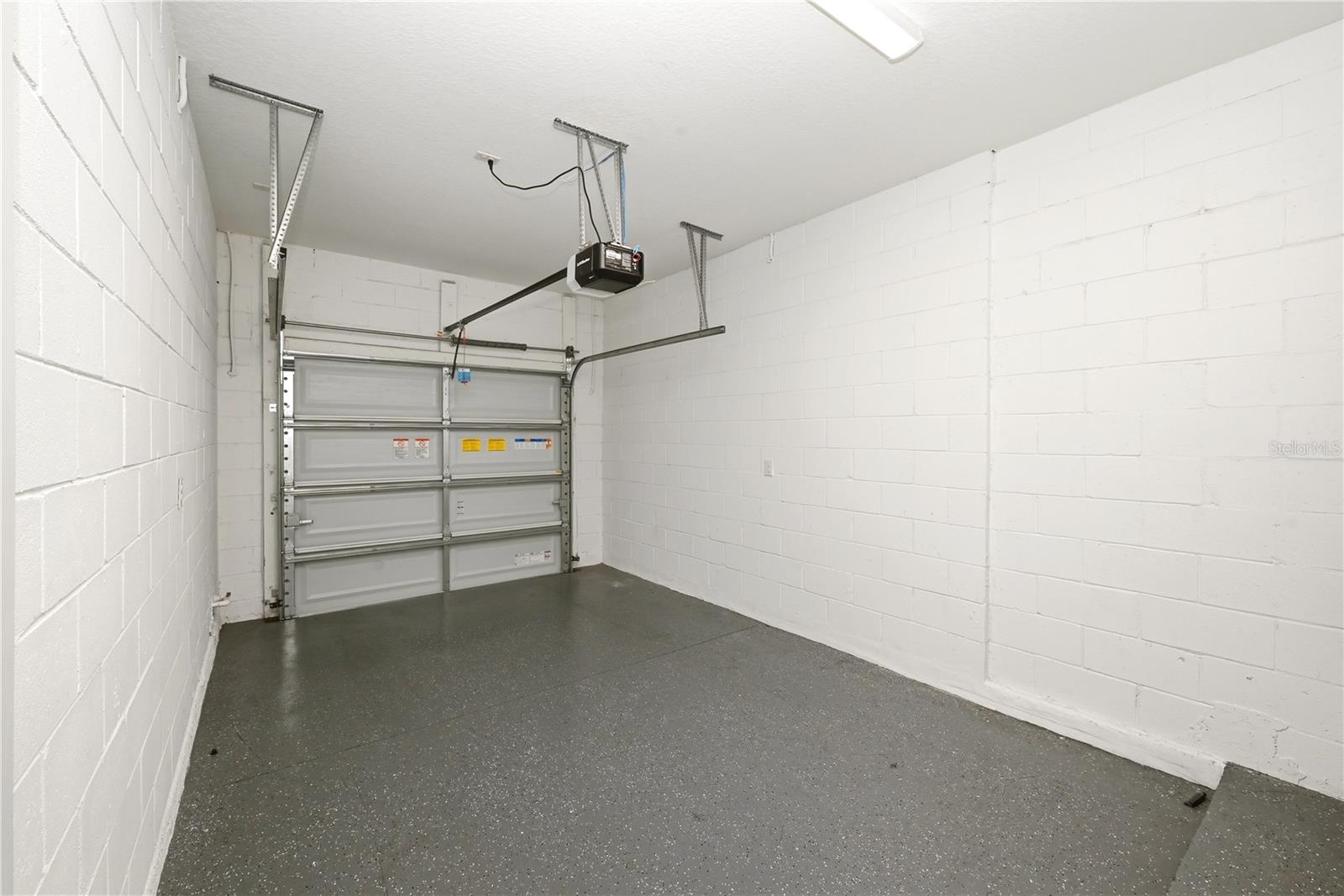 7909 Draw St Property Photo 7