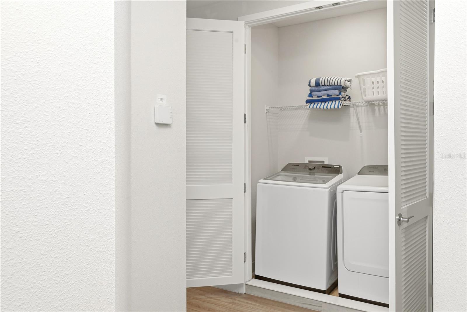 7909 Draw St Property Photo 9