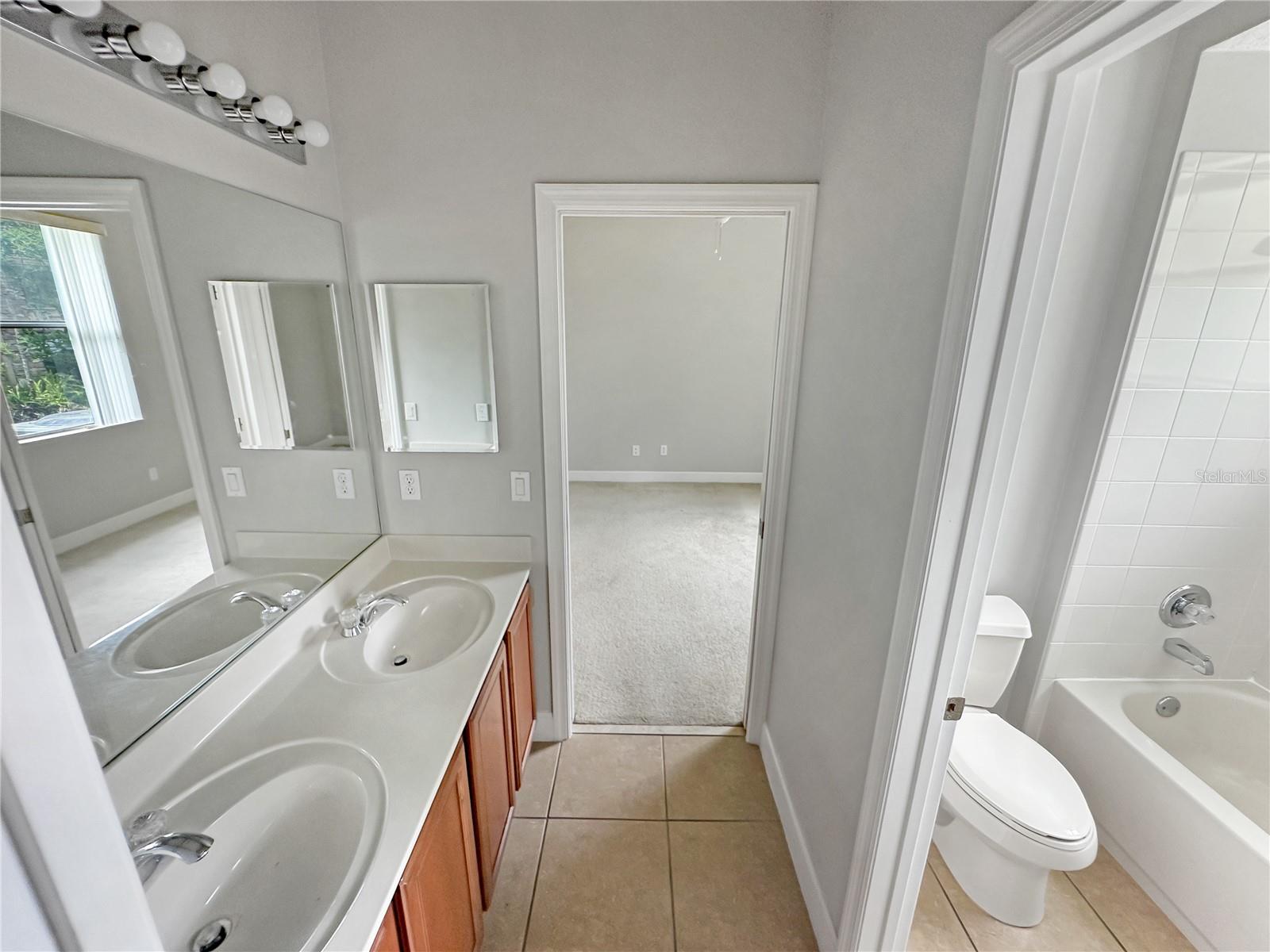 2770 Regal Pine Trl Property Photo 18