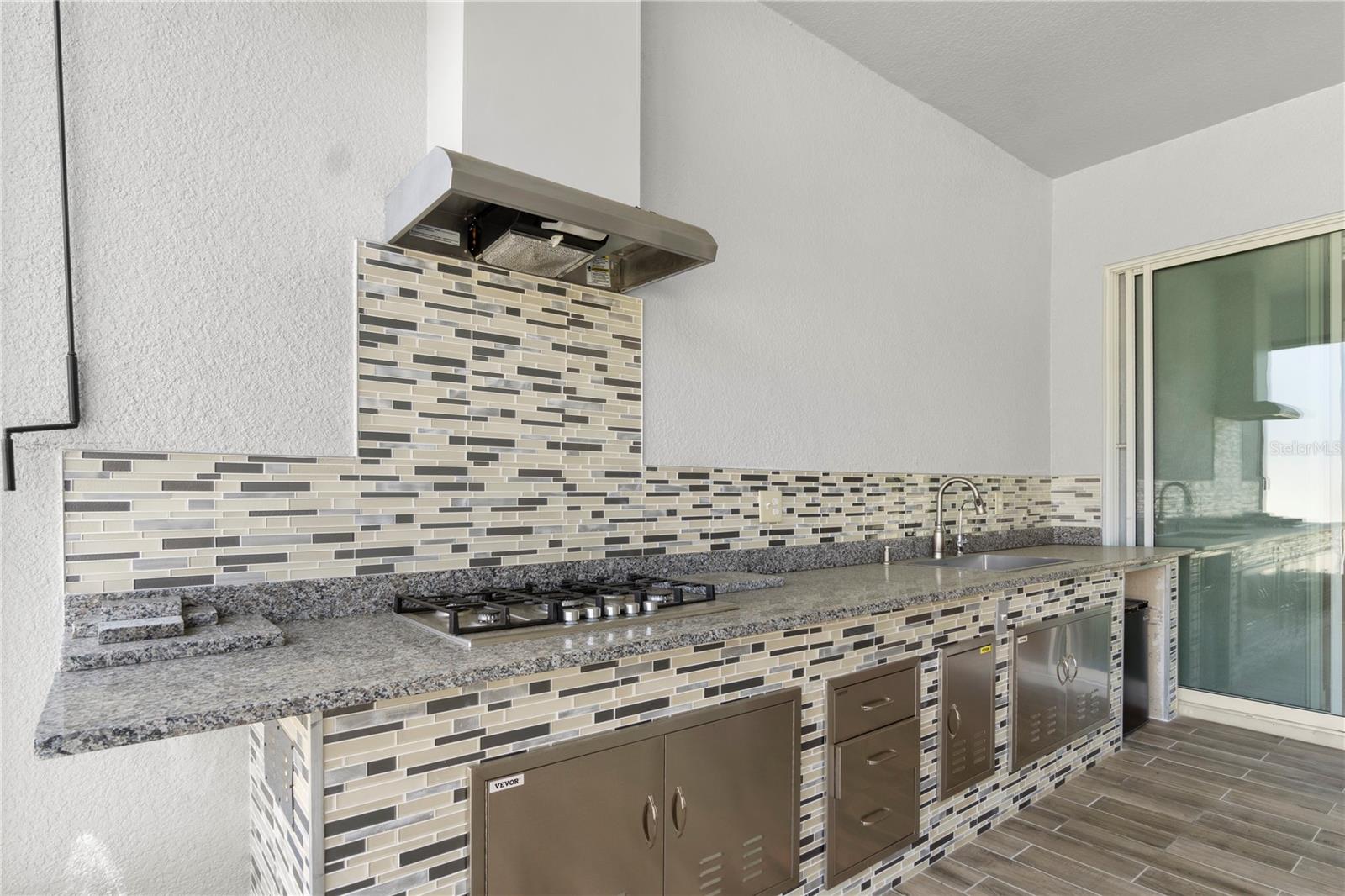 2320 Symphony Cir Property Photo 45