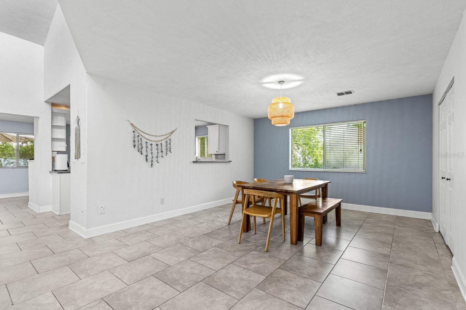 82 Kingsley Pl Property Photo 6