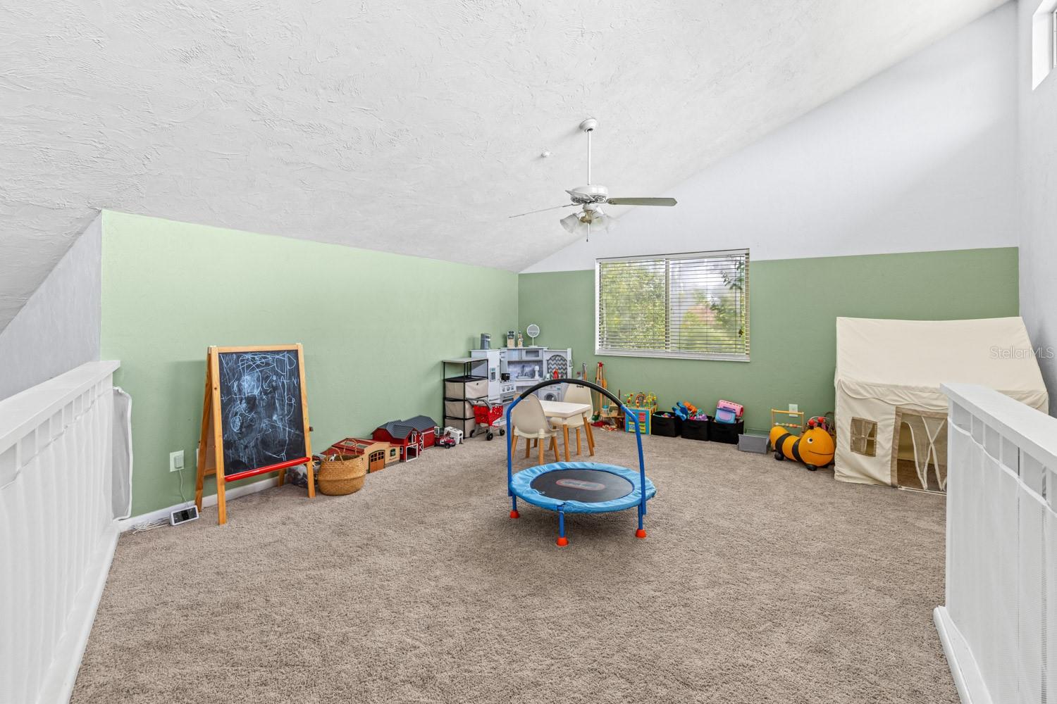 82 Kingsley Pl Property Photo 8