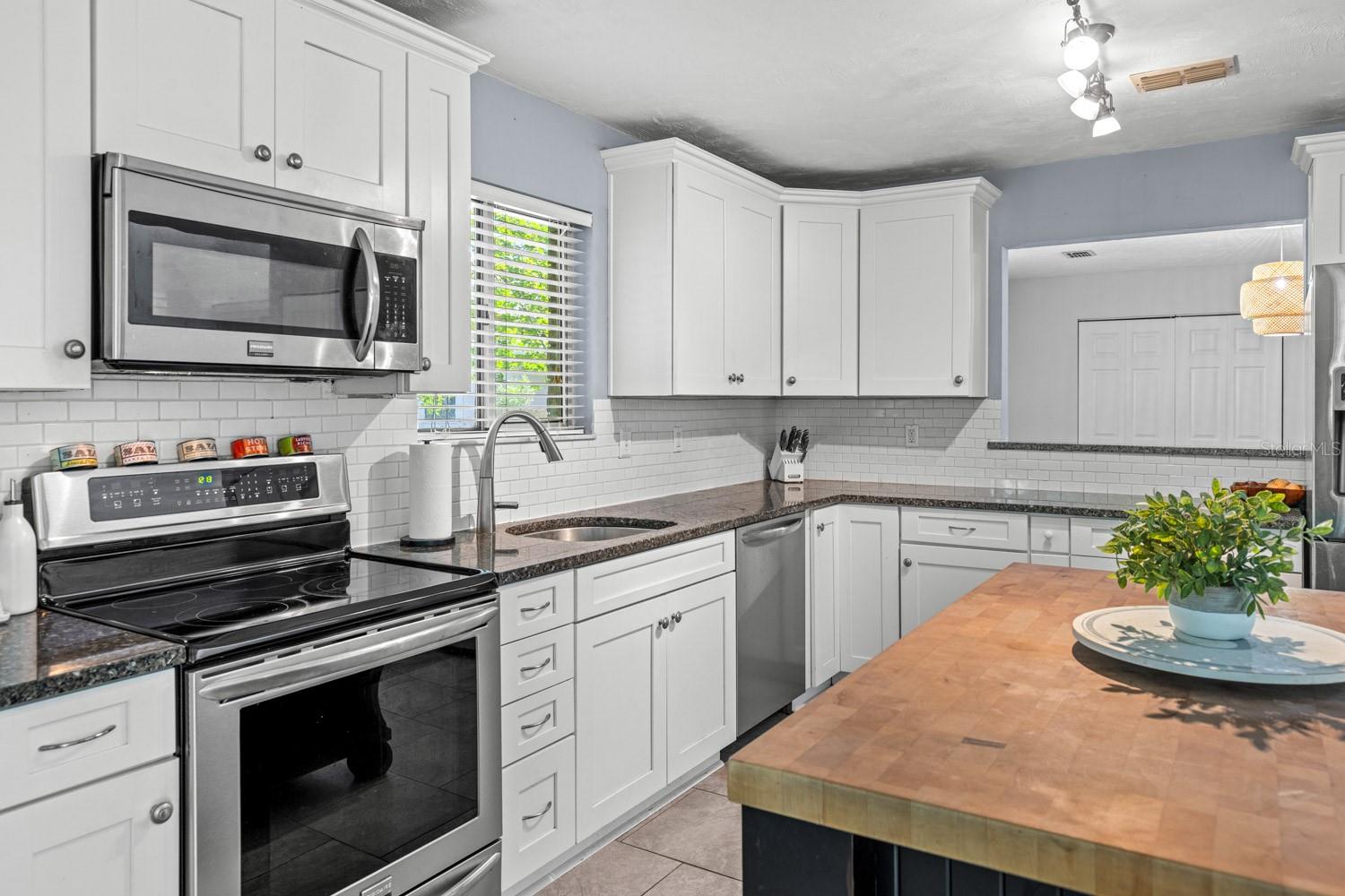 82 Kingsley Pl Property Photo 16