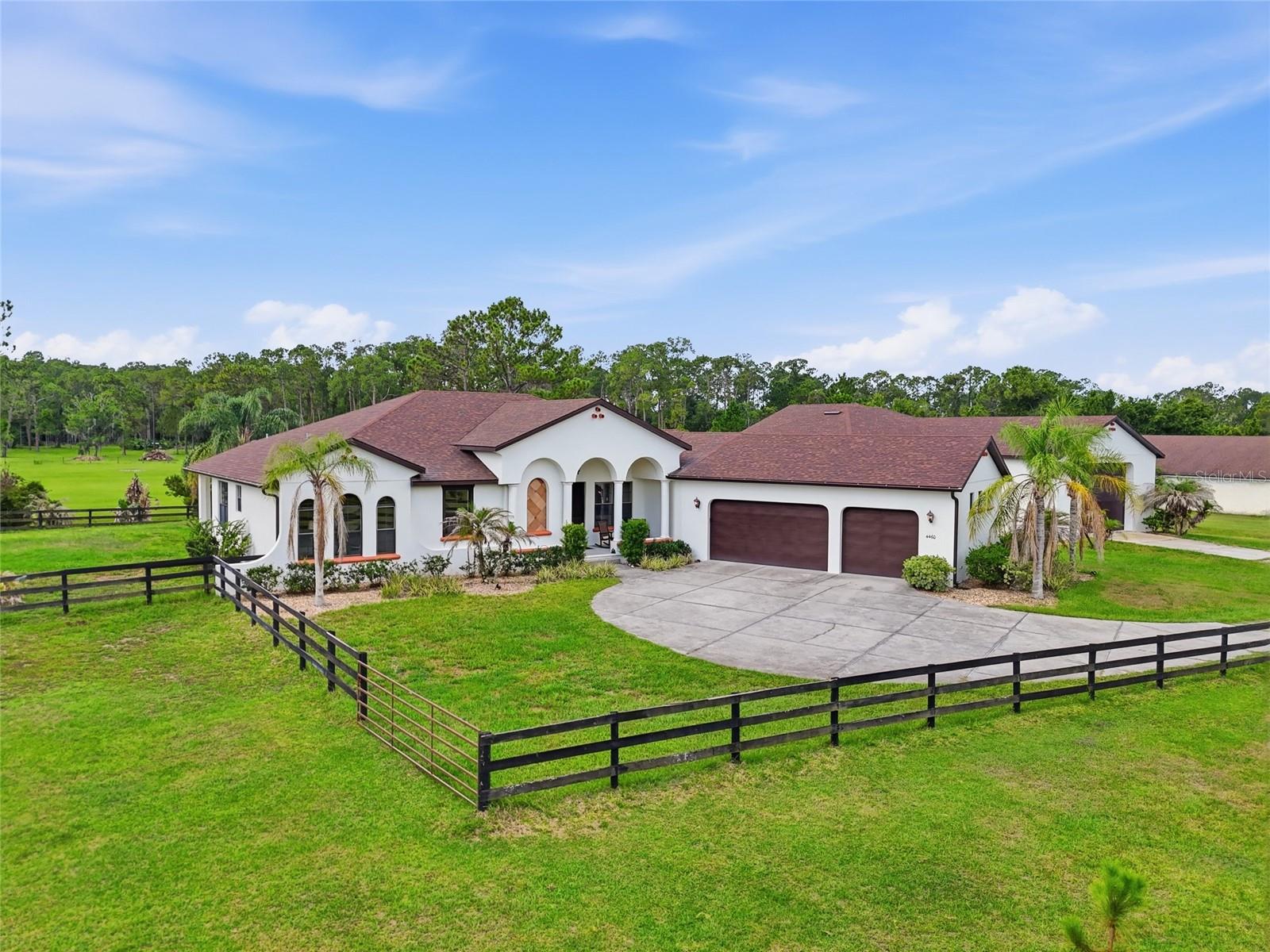 4460 Runway Ln Property Photo 2
