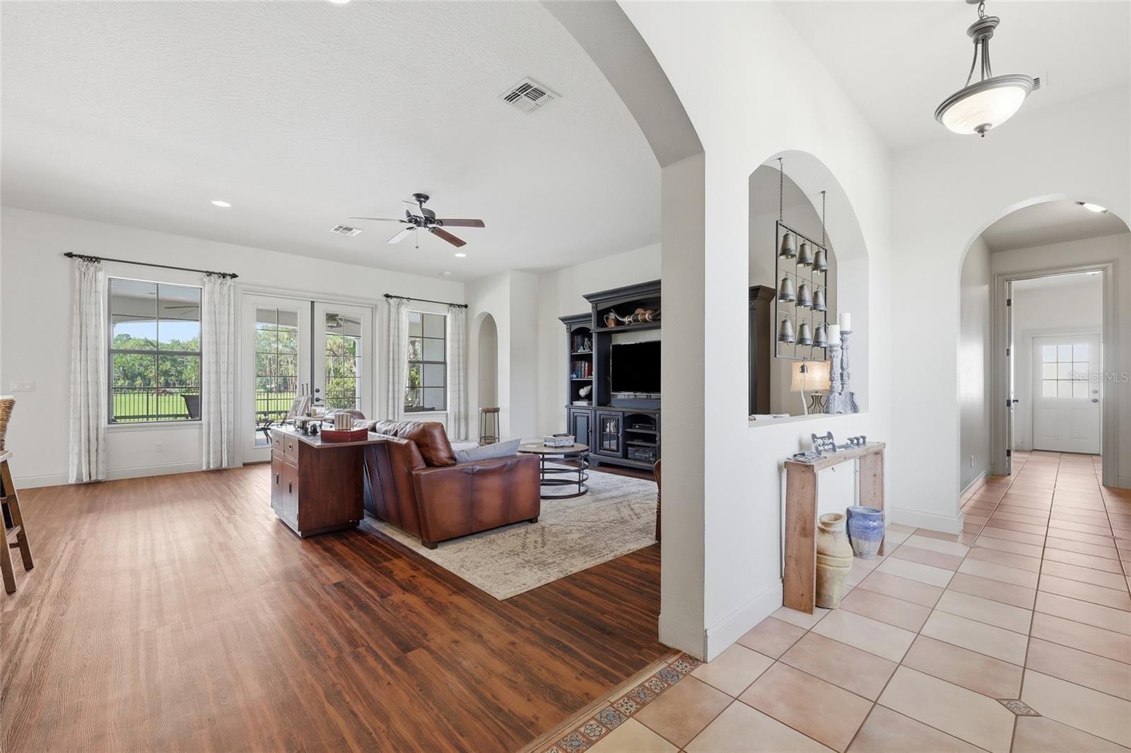 4460 Runway Ln Property Photo 7