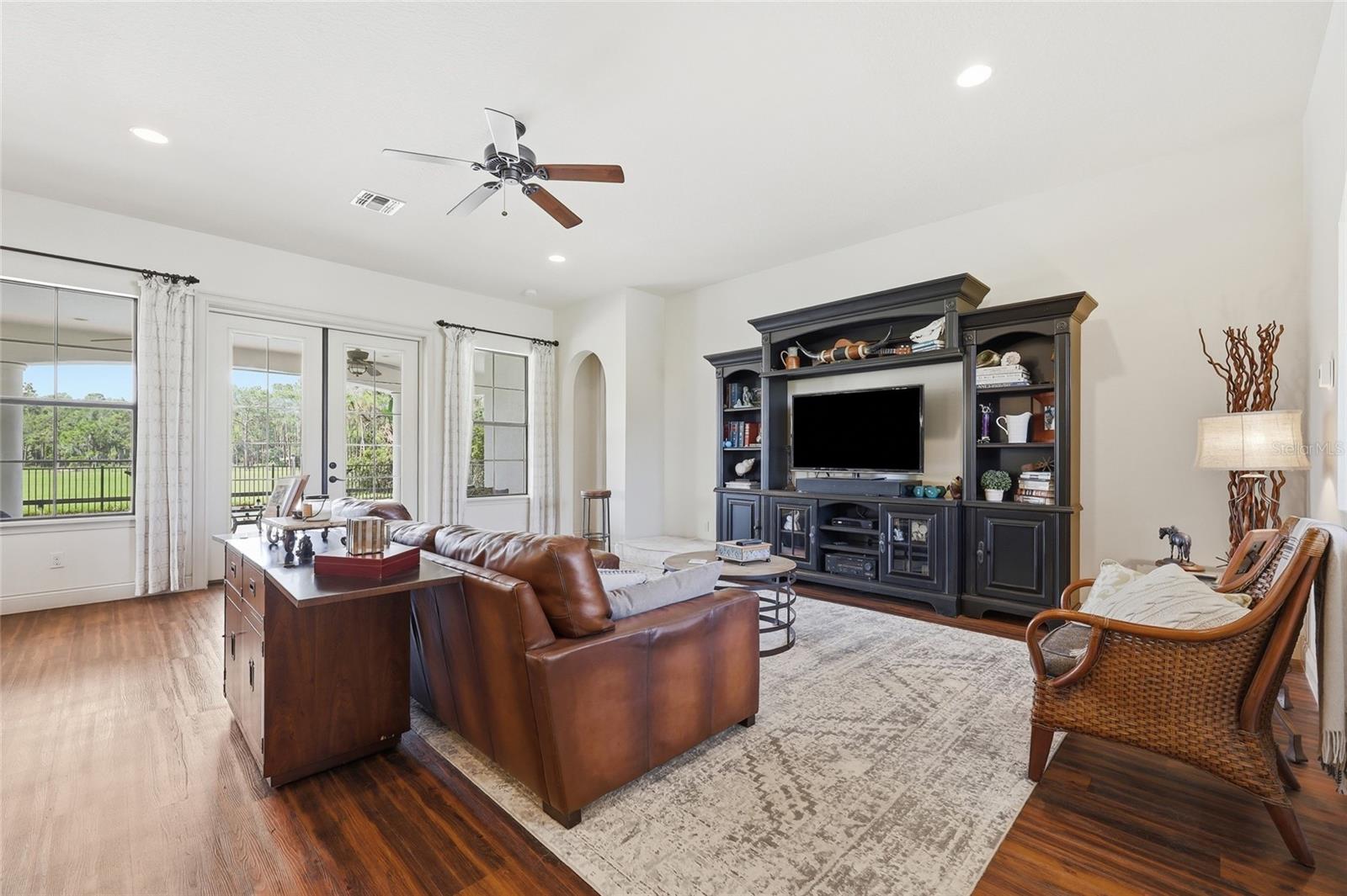 4460 Runway Ln Property Photo 11