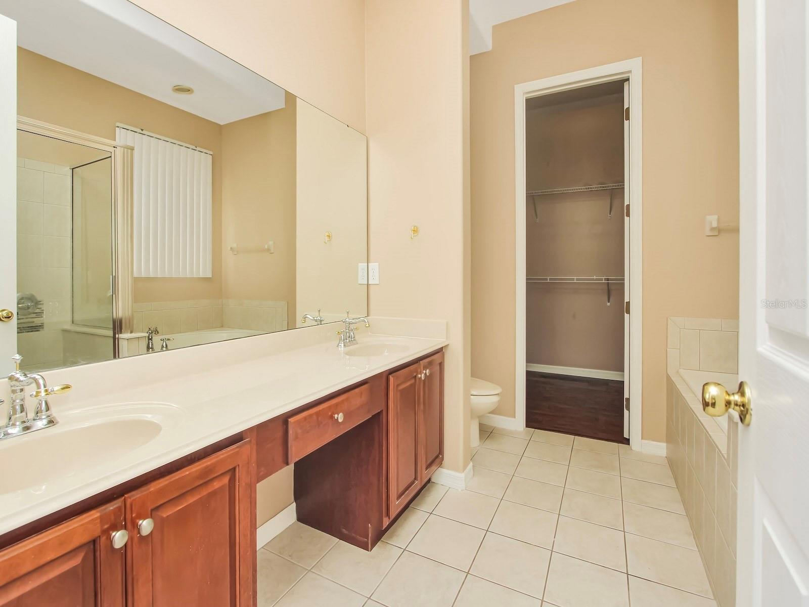 930 Spring Oak Cir Property Photo 18