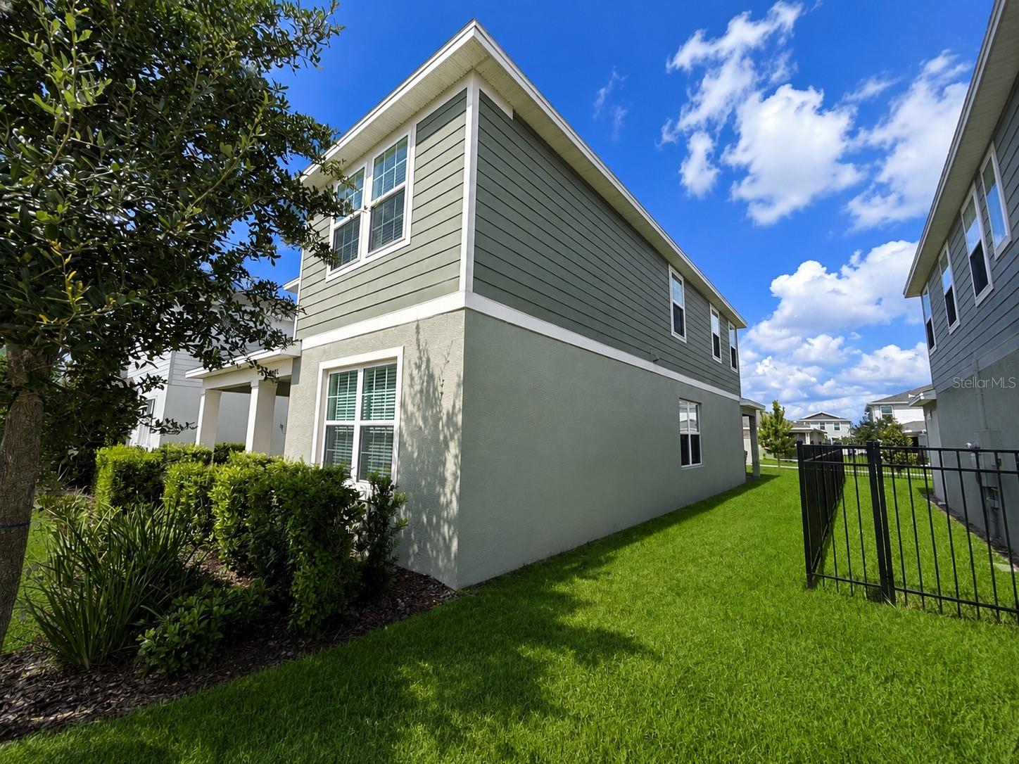 4086 Lush View Dr Property Photo 4