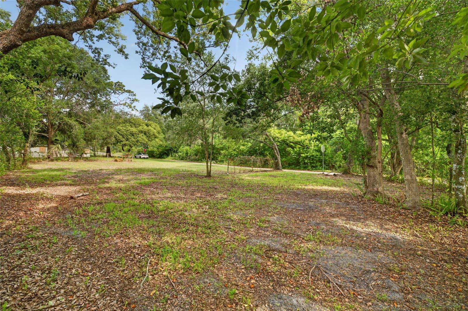 283 Greenleaf Ln Property Photo 1
