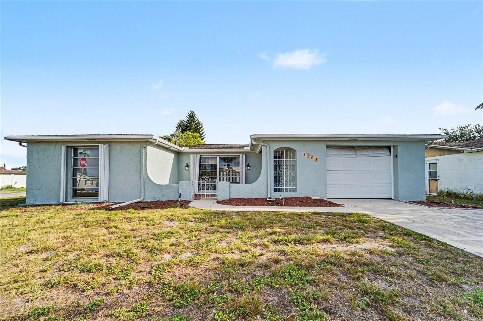 3207 Salisbury Dr Property Photo 1