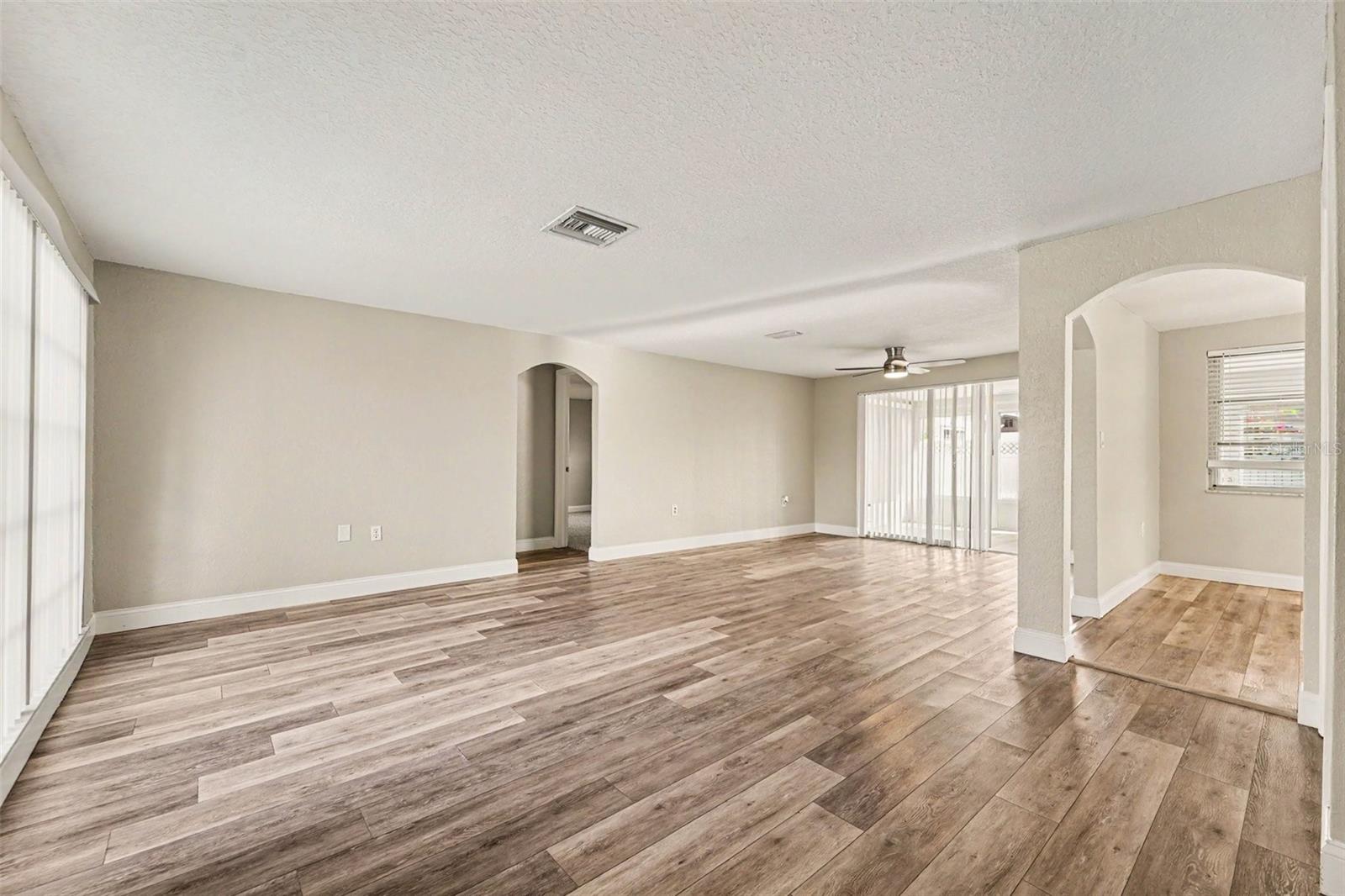 3207 Salisbury Dr Property Photo 6