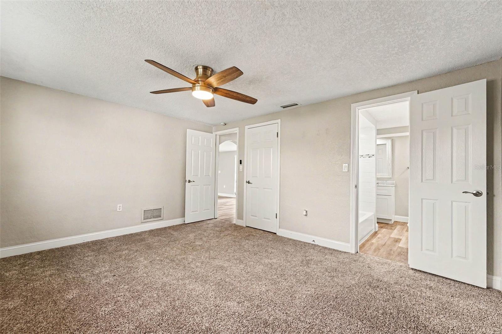 3207 Salisbury Dr Property Photo 8
