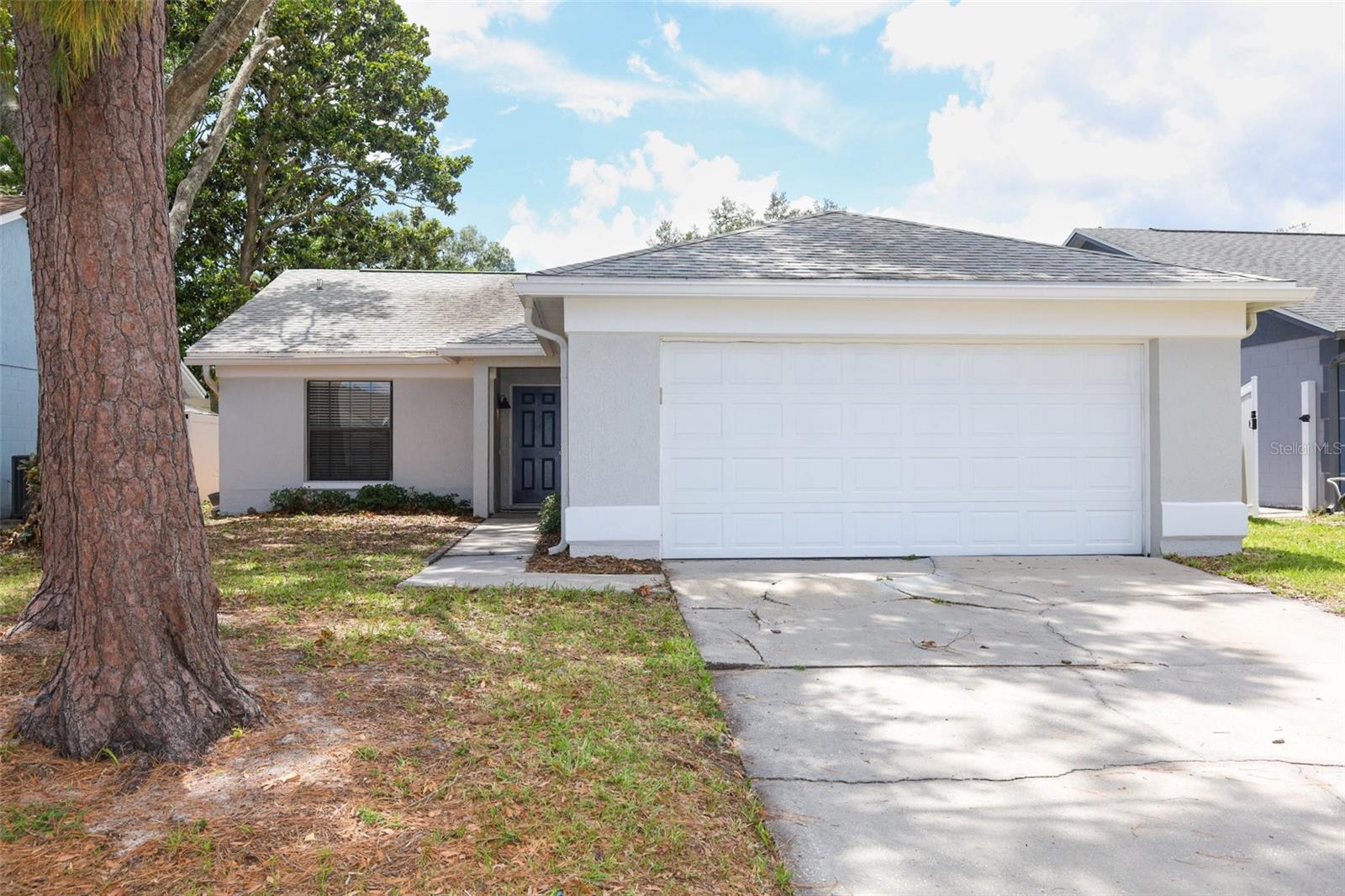 1047 Abell Circle Property Photo 1