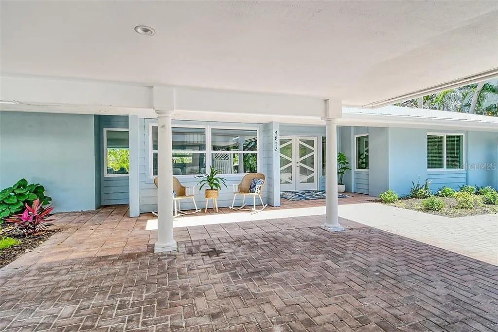 4852 Featherbed Ln Property Photo 3