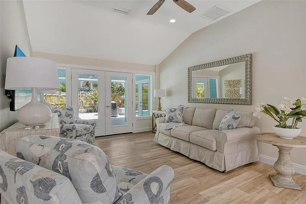 4852 Featherbed Ln Property Photo 7