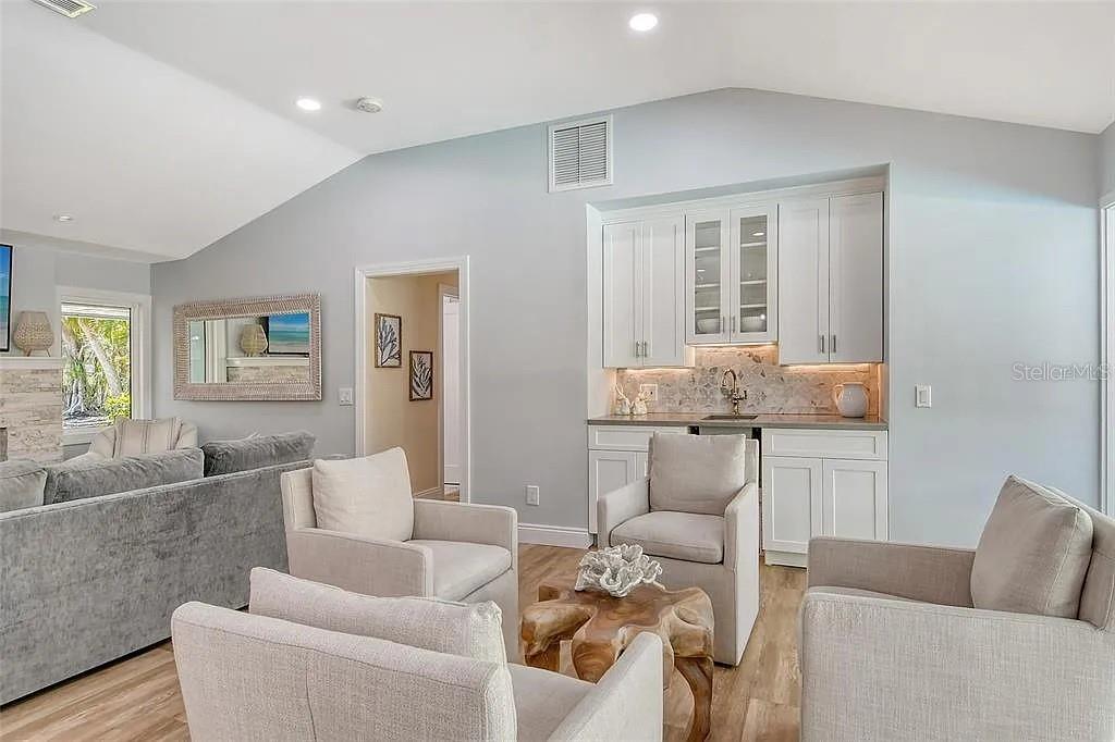 4852 Featherbed Ln Property Photo 14