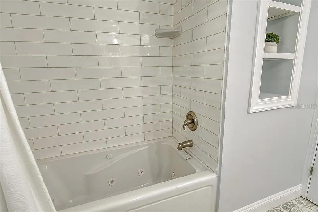 4852 Featherbed Ln Property Photo 21