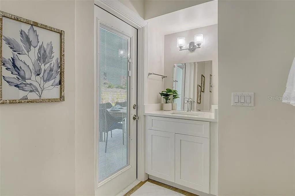 4852 Featherbed Ln Property Photo 24